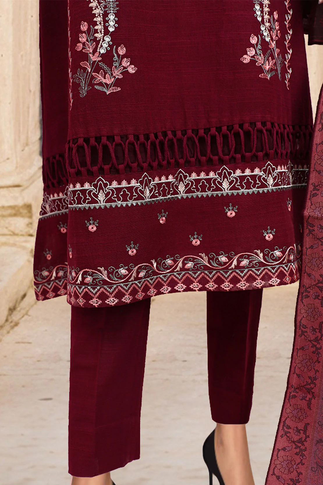 Unstitched Embroidered Khaddar 2 Piece (Shirt/Dupatta) - Image 2
