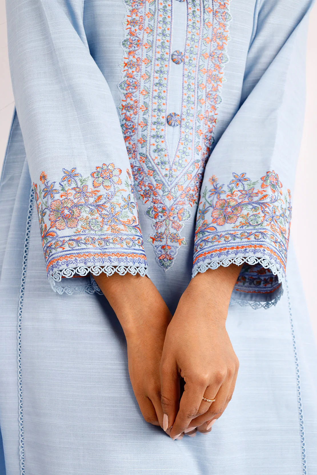 Unstitched Embroidered khaddar 2 piece Shirt Trouser - Image 5