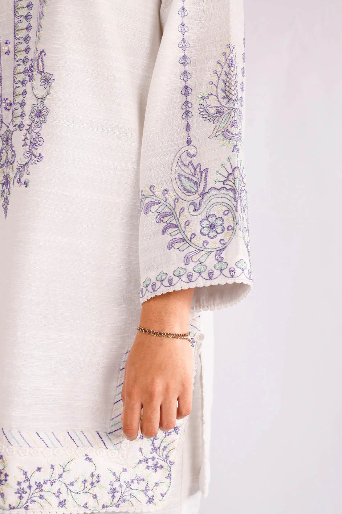 Unstitched Embroidered khaddar 2 piece Shirt Trouser - Image 4