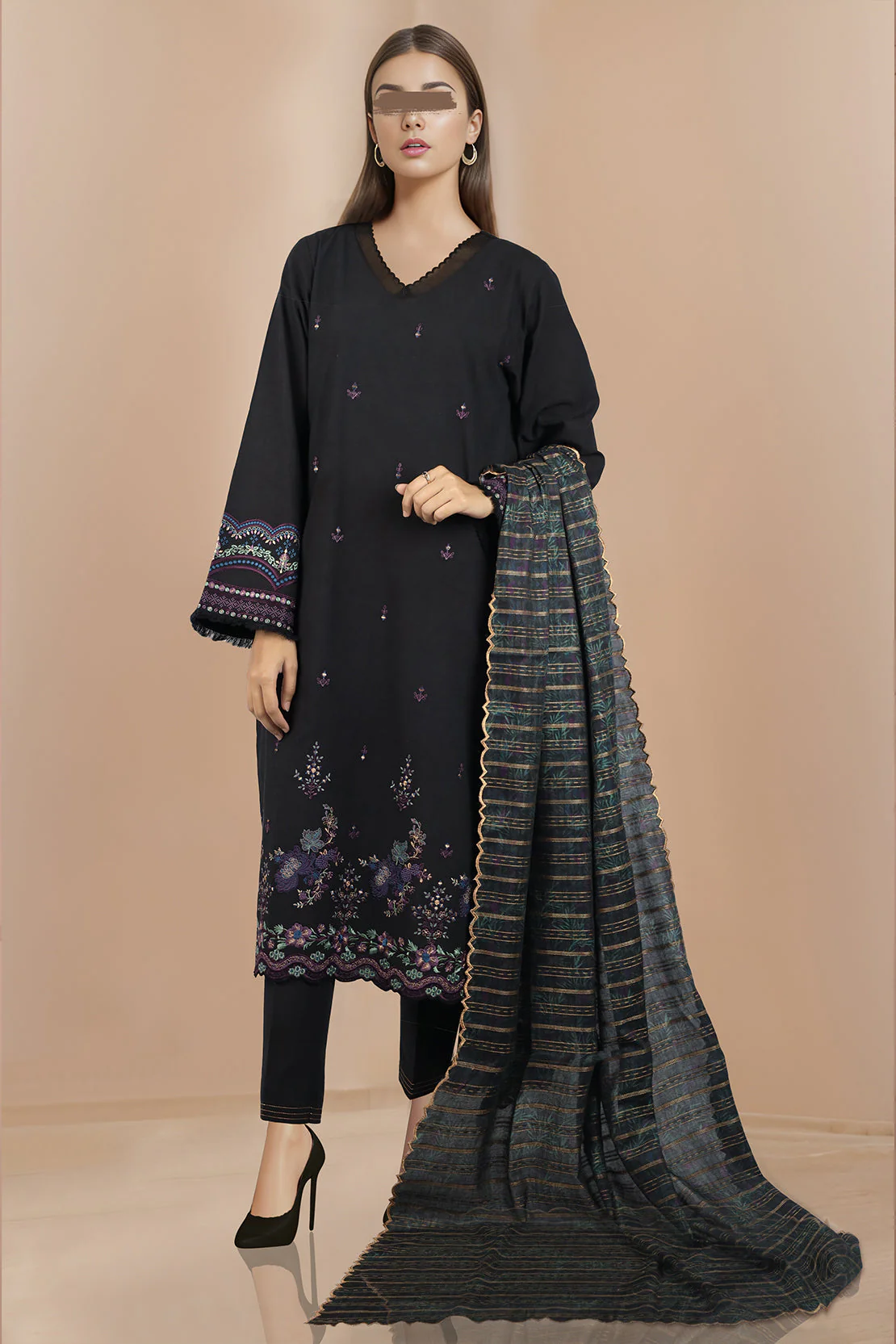 Unstitched Embroidered Lawn 3 Piece - Image 2