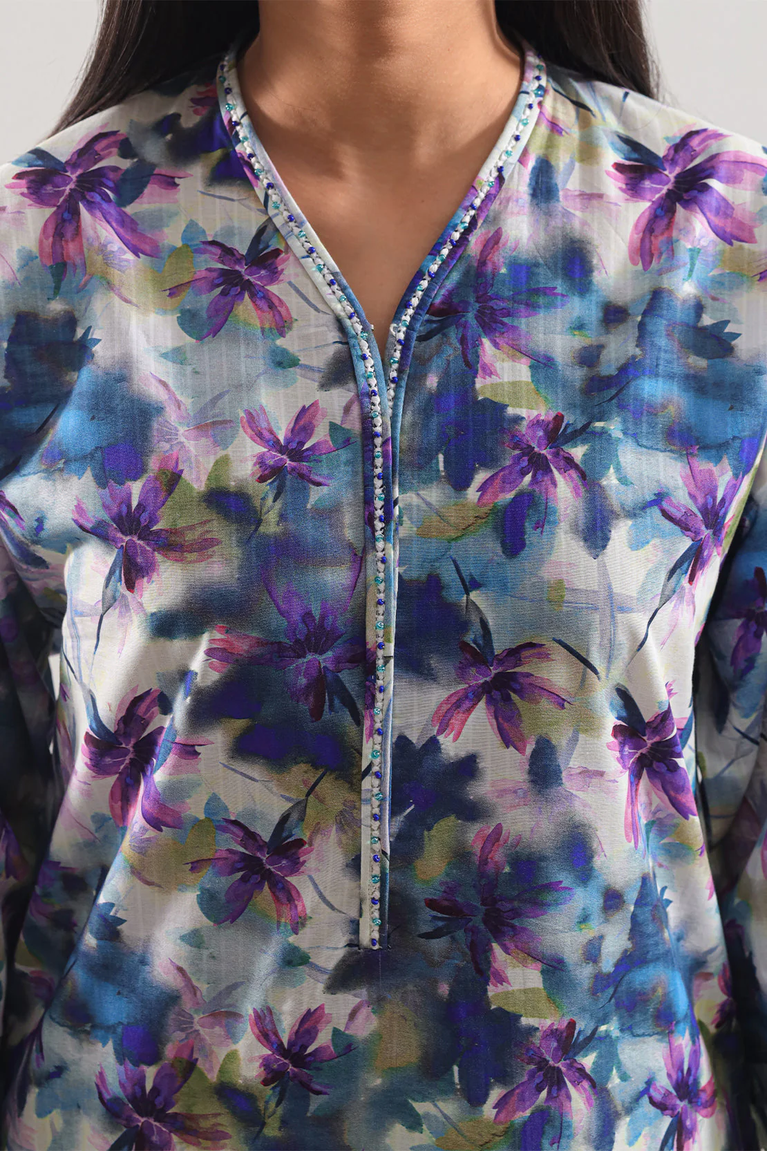 Unstitched Embroidered Lawn 3 Piece - Image 2