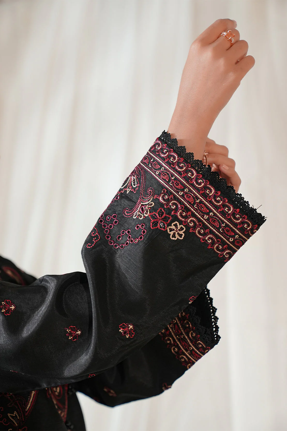 Unstitched Embroidered Raw Silk 3 Piece - Image 6