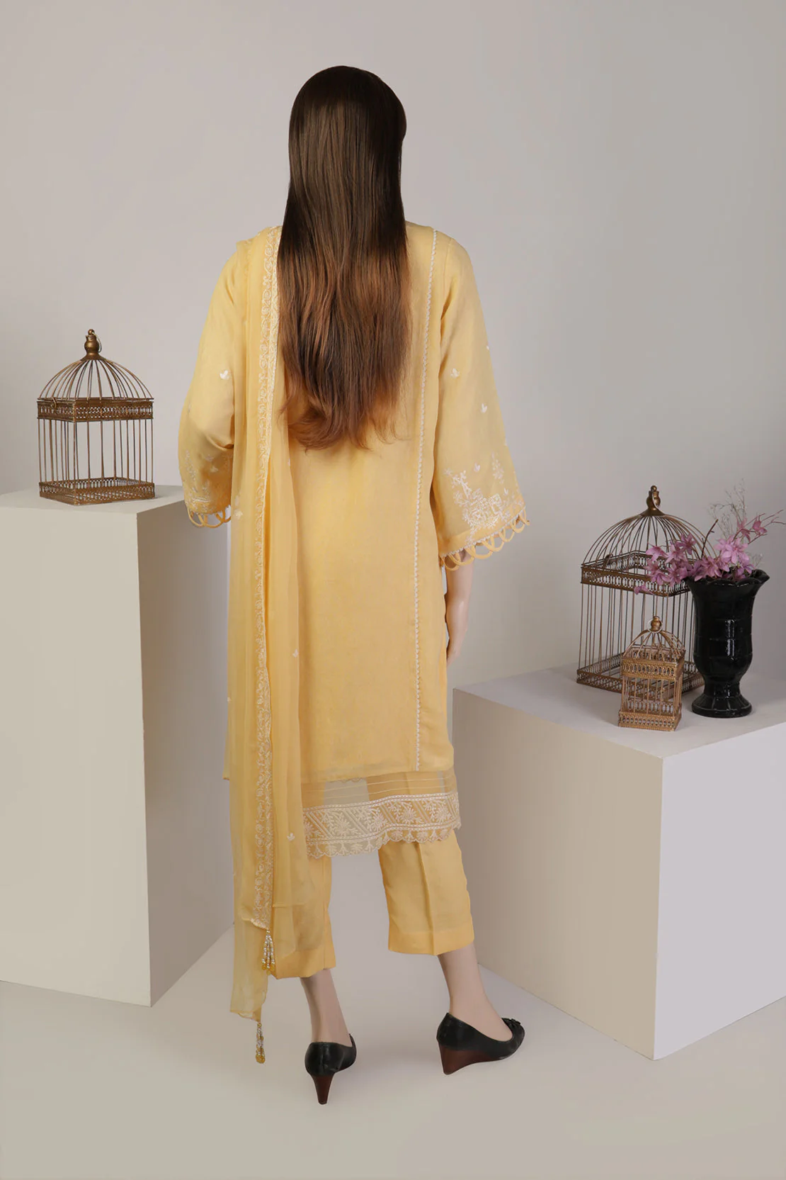 Unstitched Embroidered Self Jacquard 3 Piece With Chiffon Dupatta - Image 2