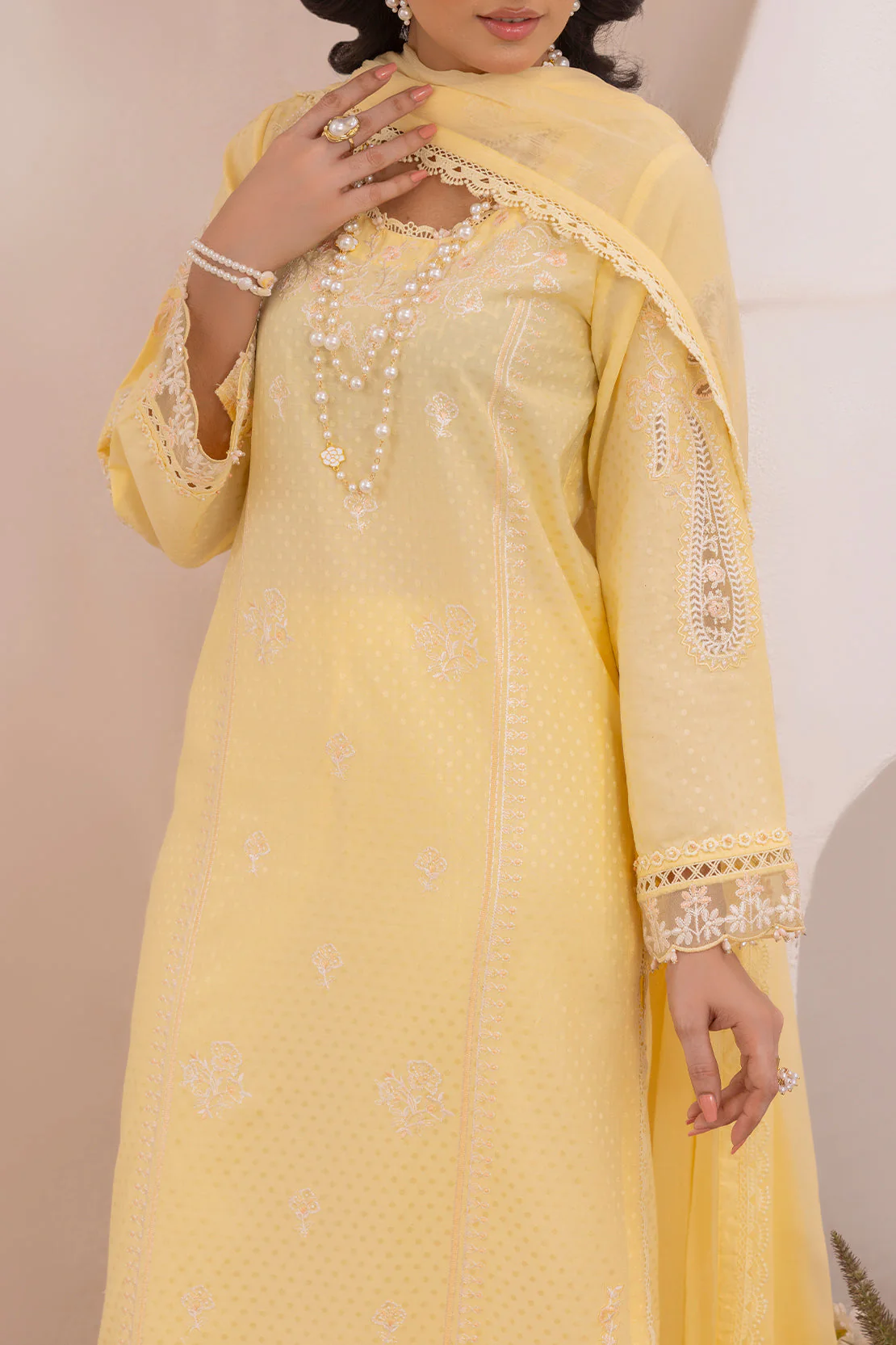 Unstitched Embroidered Self Jacquard 3 Piece With chiffon Dupatta - Image 4