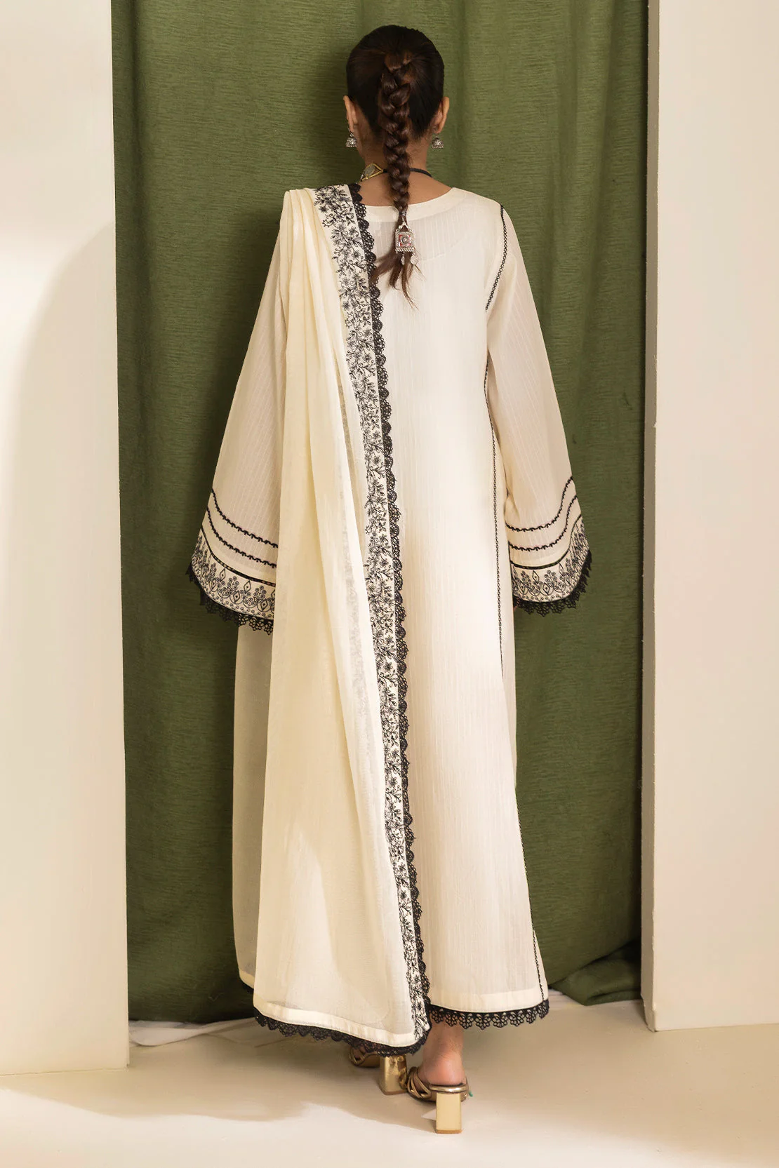 Unstitched Embroidered Self Jacquard 3 Piece With Cotton Net Dupatta - Image 4