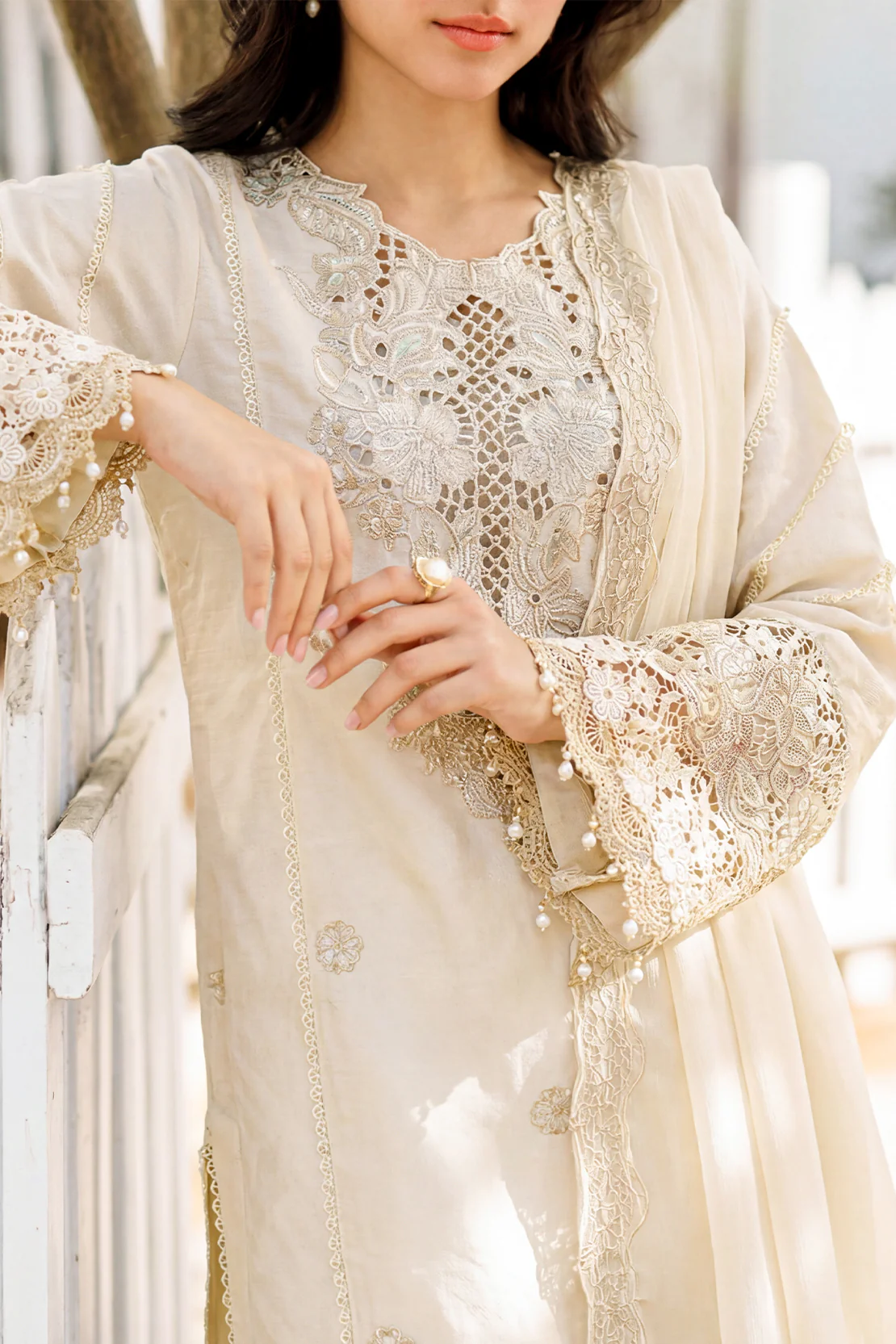 Unstitched Embroidered Self Jacquard 3 Piece With chiffon Dupatta - Image 2