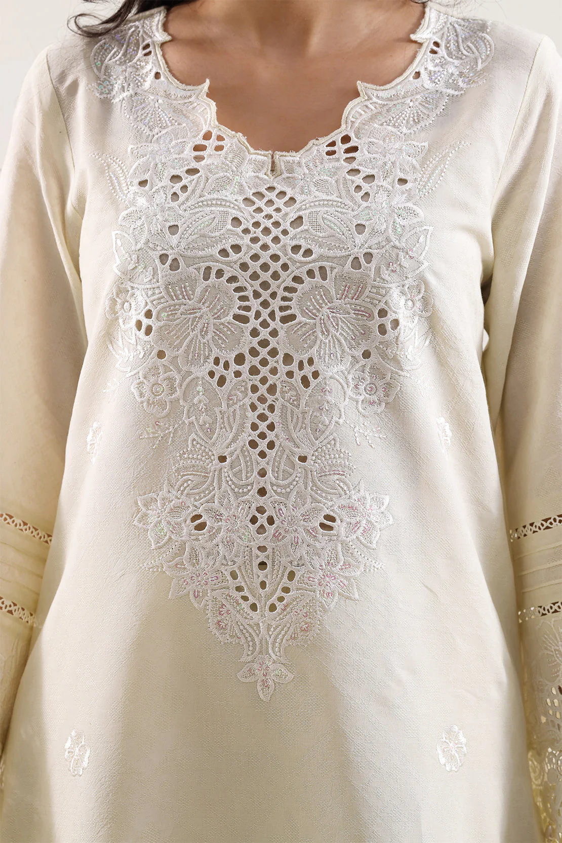 Unstitched Embroidered Self Jacquard 3 Piece With chiffon Dupatta - Image 3