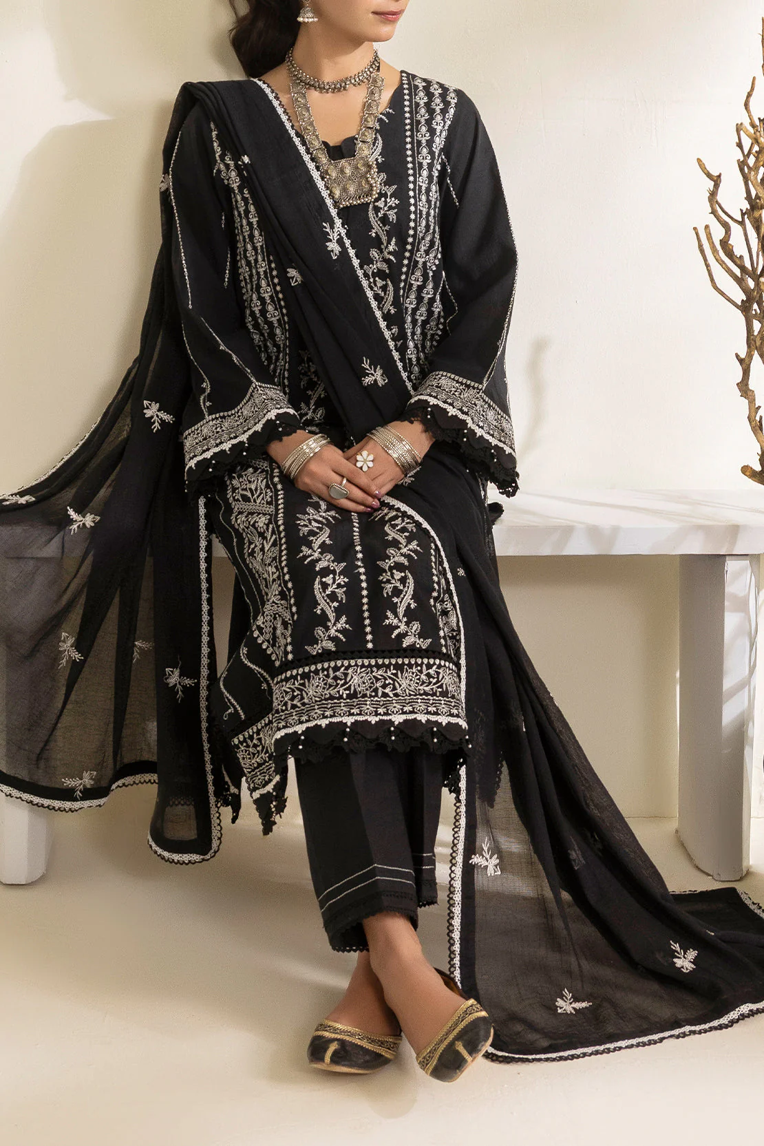 Unstitched Embroidered Self Jacquard 3 Piece With Cotton Net Dupatta - Image 4