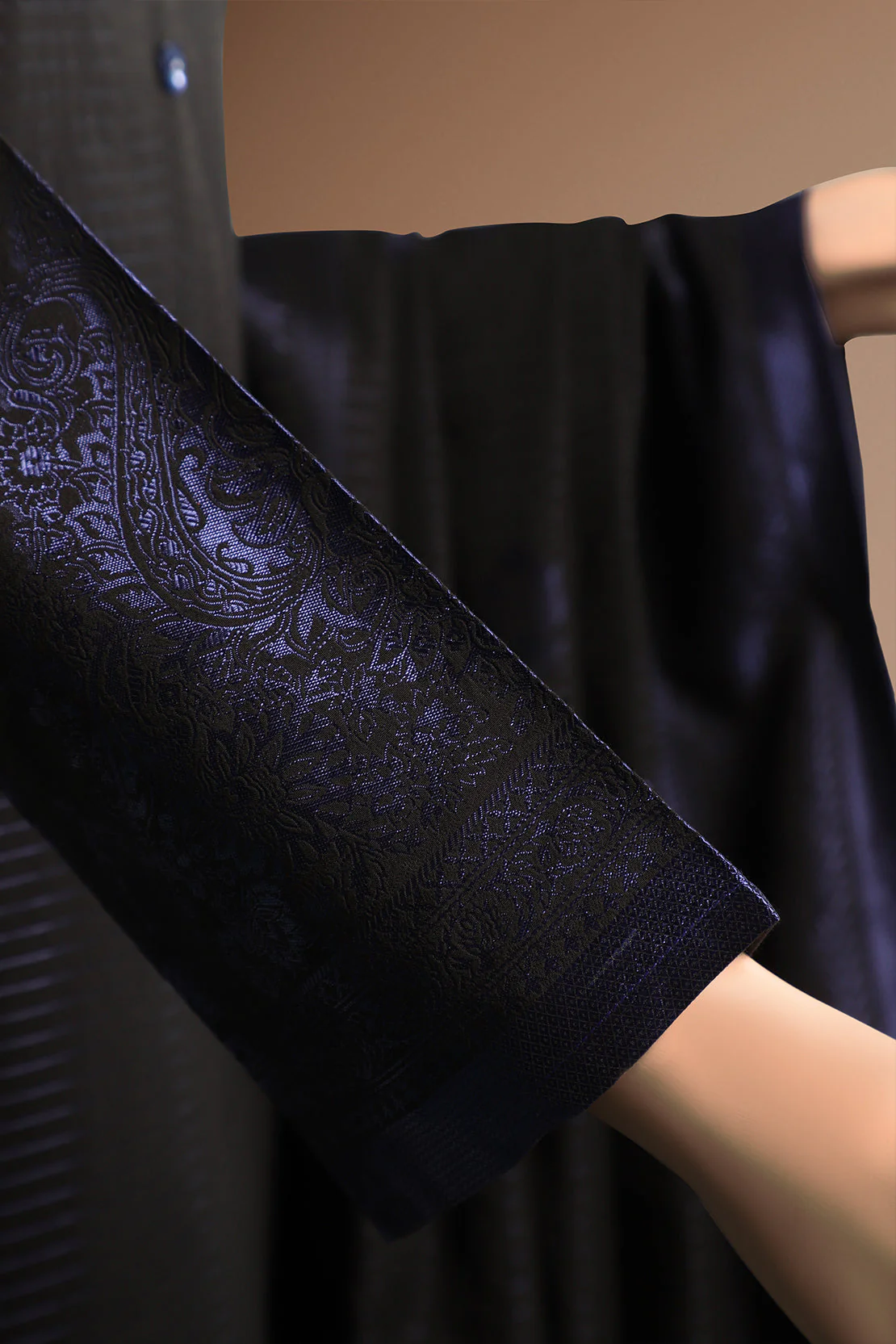 Unstitched Jacquard Cotton 2 Piece (Shirt/Dupatta) - Image 4