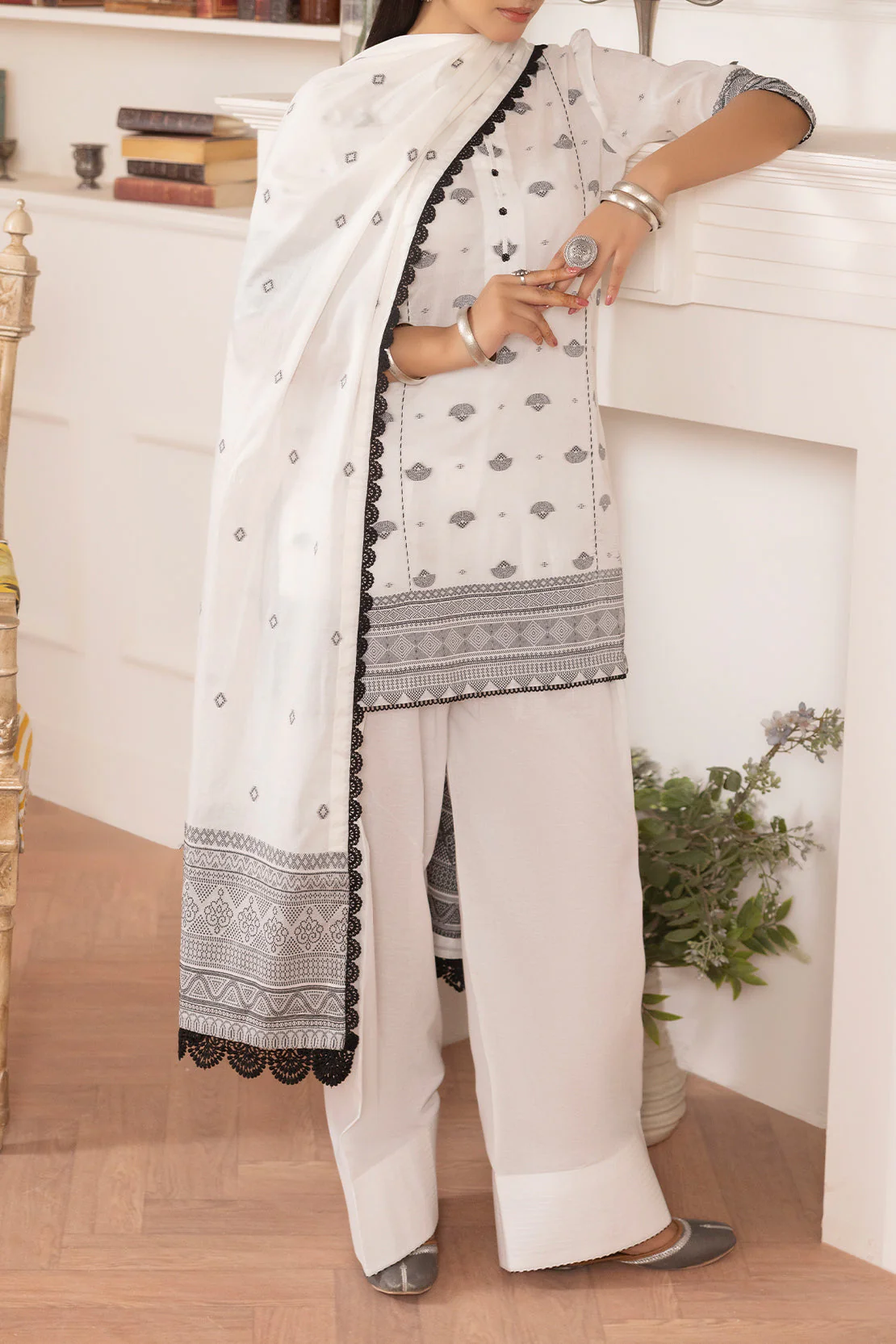 Unstitched Jacquard Cotton 2 Piece (Shirt/Dupatta) - Image 3
