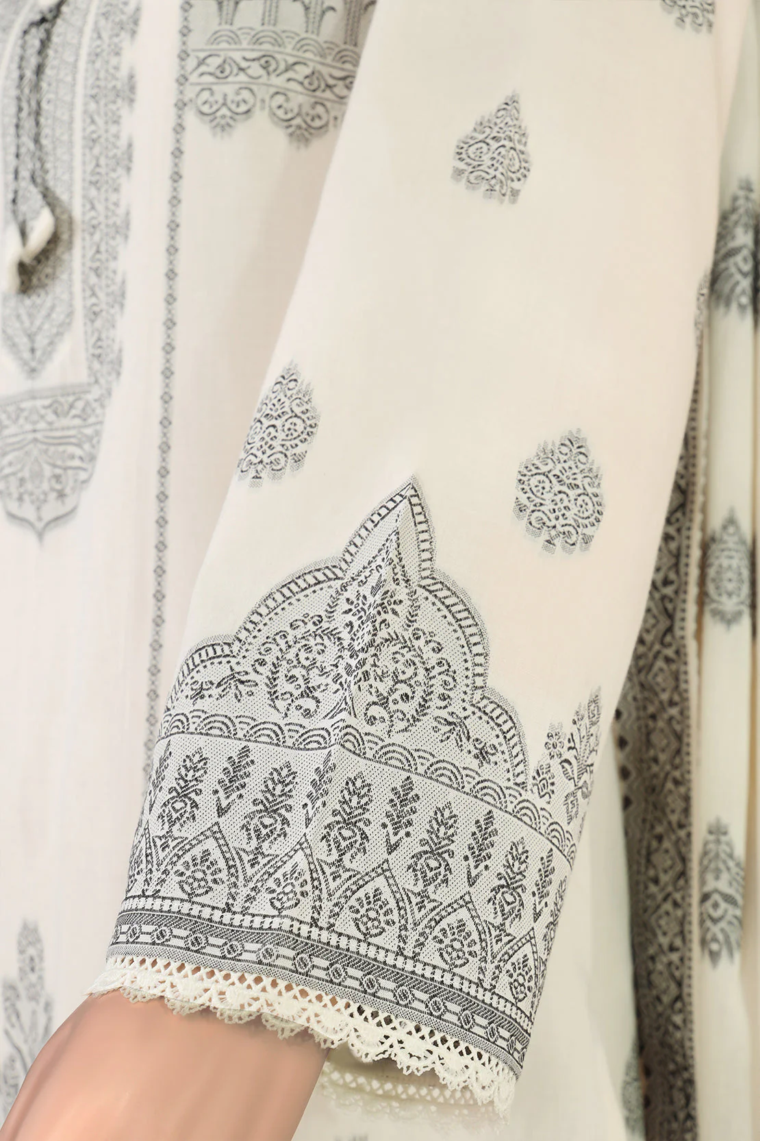 Unstitched Jacquard Cotton 2 Piece (Shirt/Dupatta) - Image 4