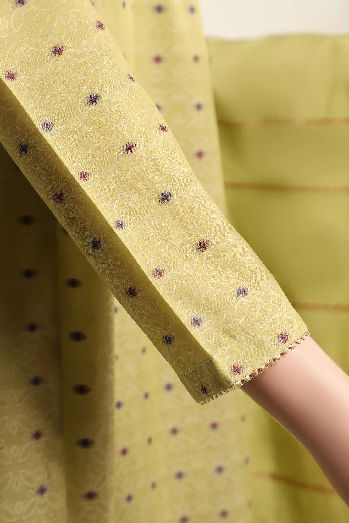 Unstitched Jacquard Cotton 2 Piece (Shirt/Dupatta) - Image 4