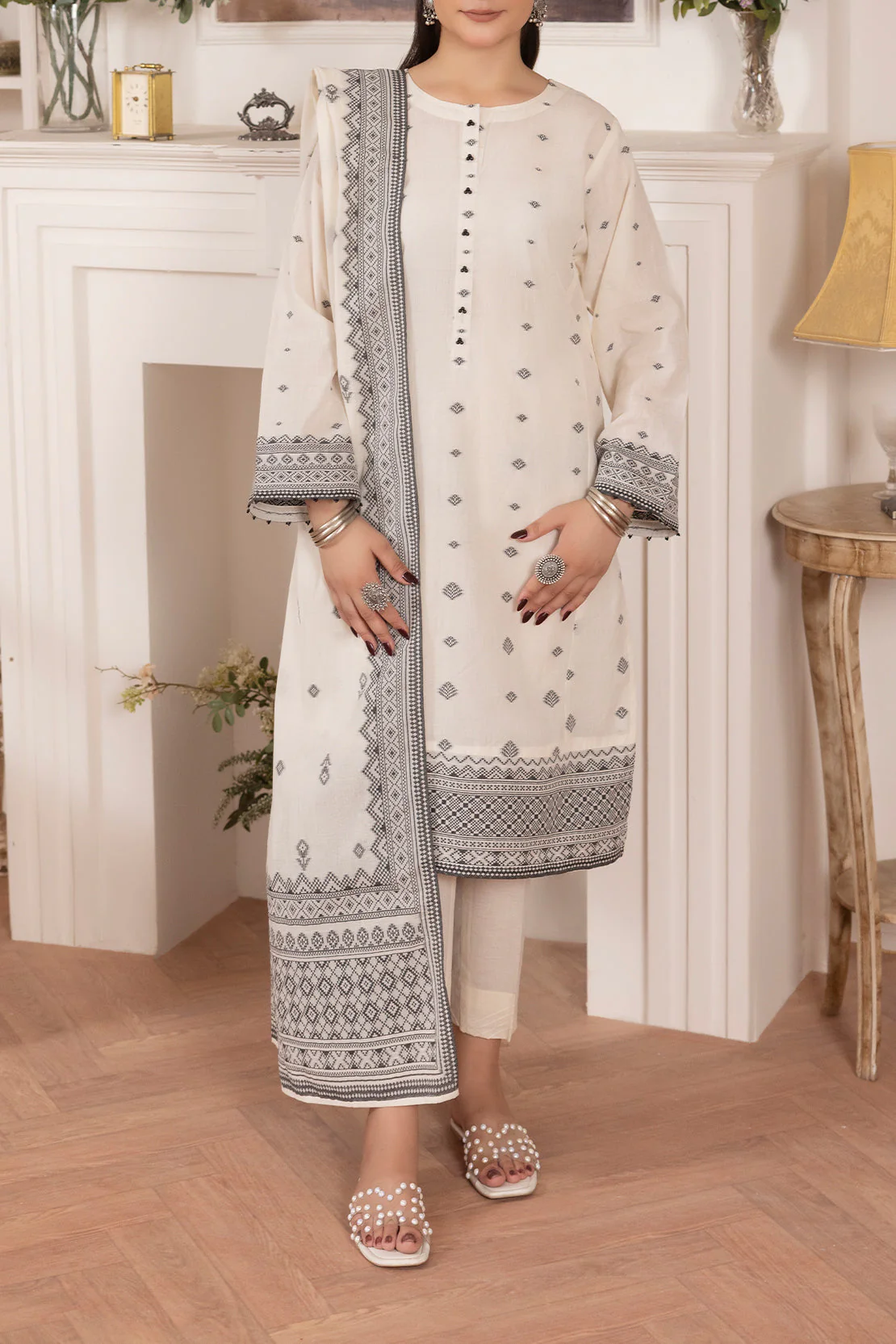 Unstitched Jacquard Cotton 2 Piece (Shirt/Dupatta) - Image 3