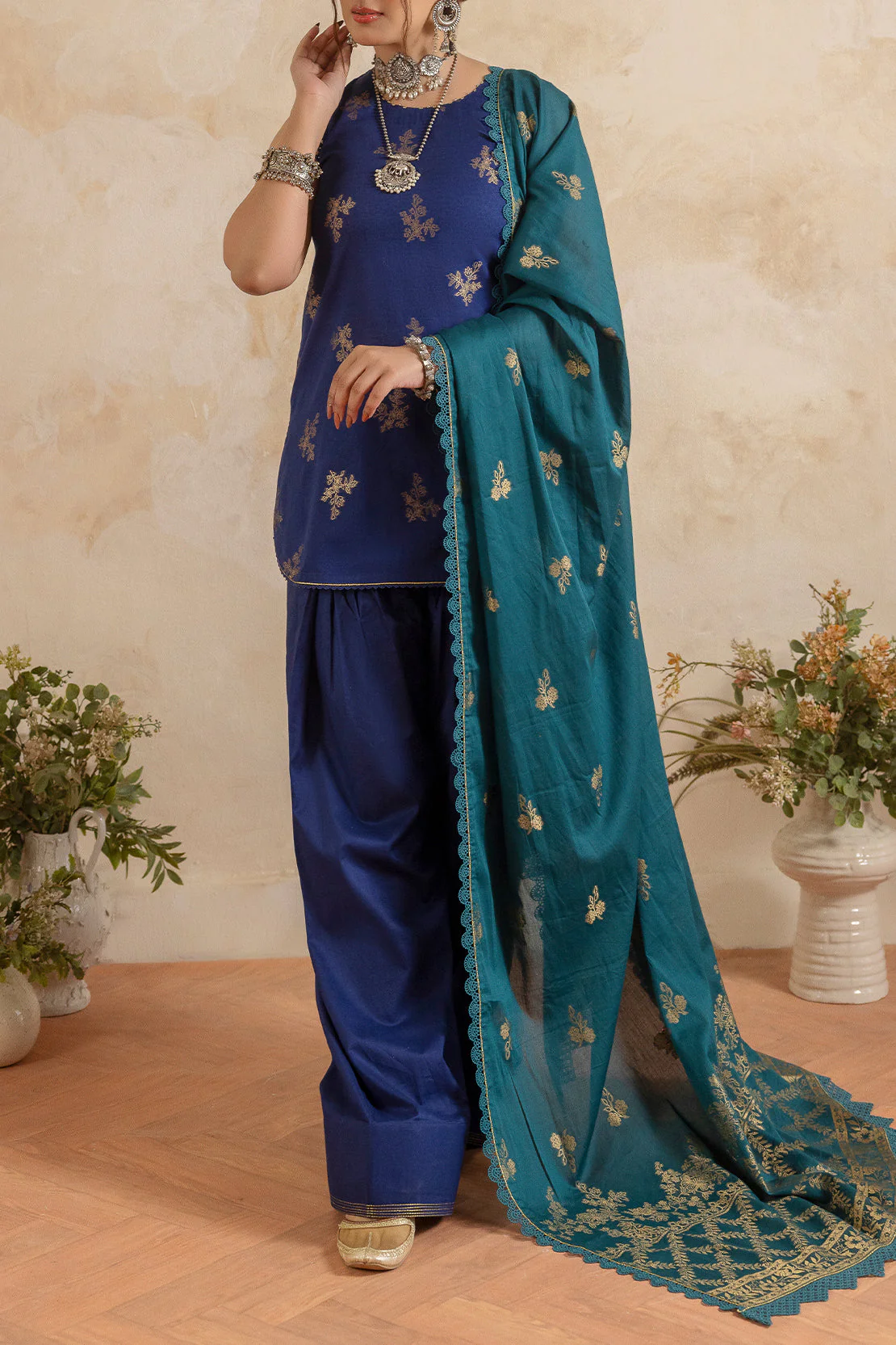 Unstitched Jacquard Cotton 2 Piece (Shirt/Dupatta) - Image 3