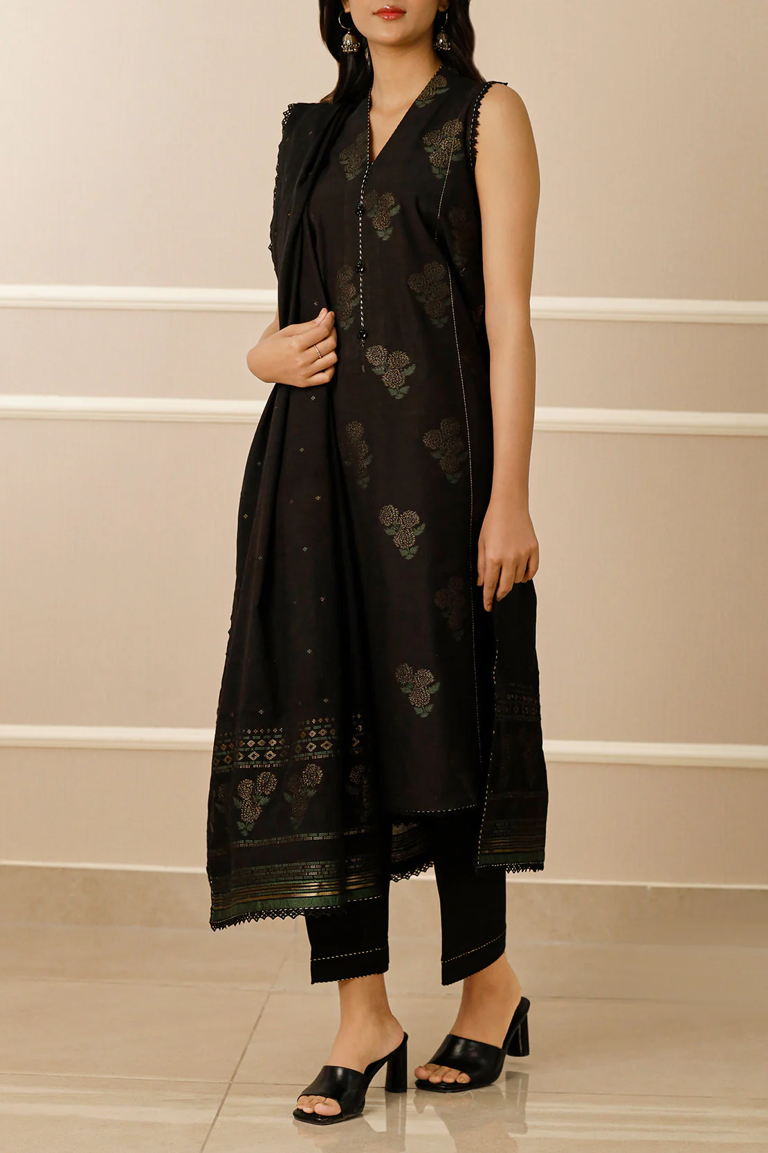 Unstitched Jacquard Cotton 2 Piece (Shirt/Dupatta) - Image 3