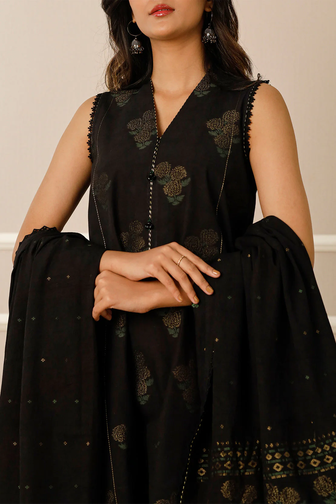 Unstitched Jacquard Cotton 2 Piece (Shirt/Dupatta) - Image 6