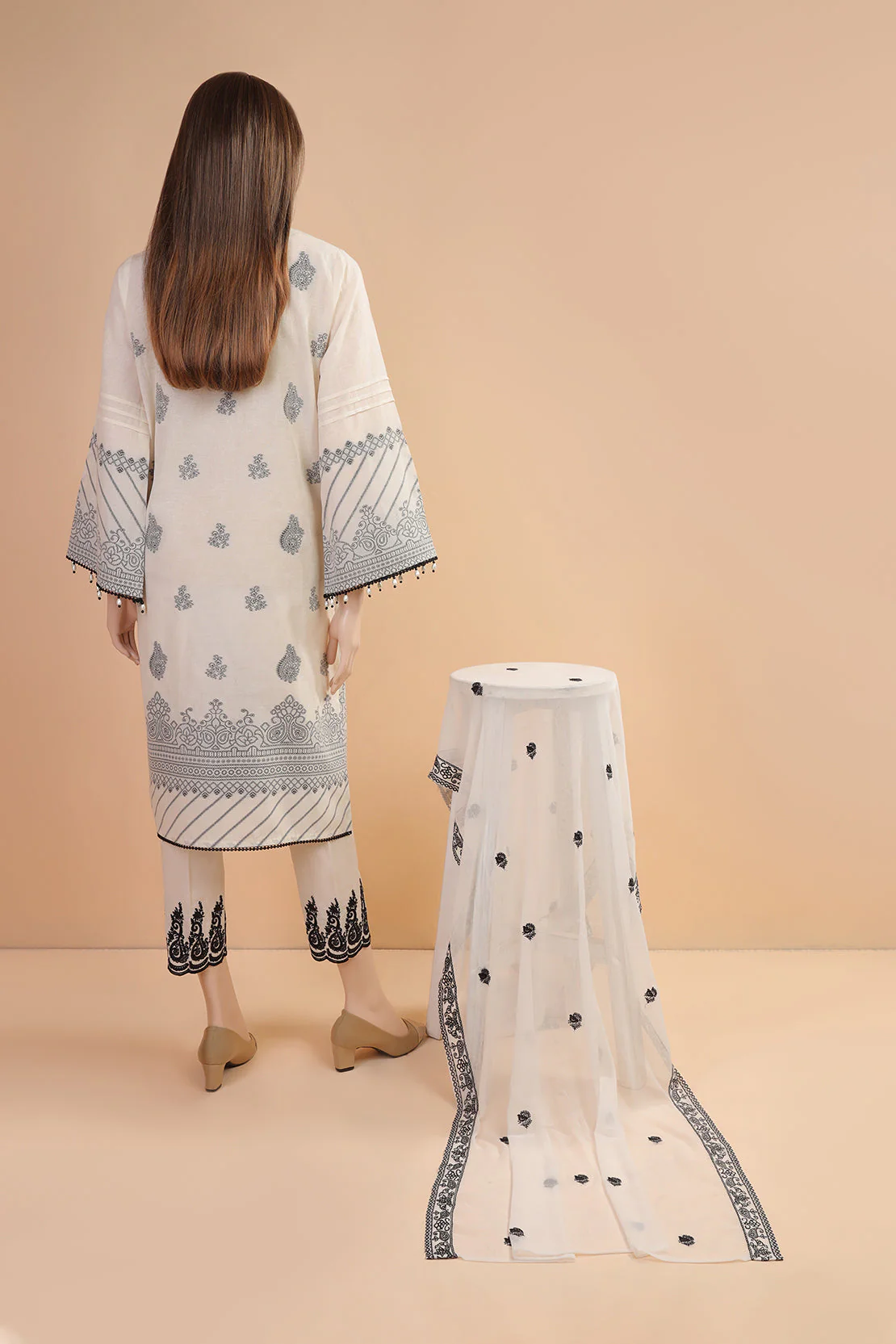 Unstitched Embroider Jacquard Cotton 2 Piece (Shirt/Trouser) - Image 2