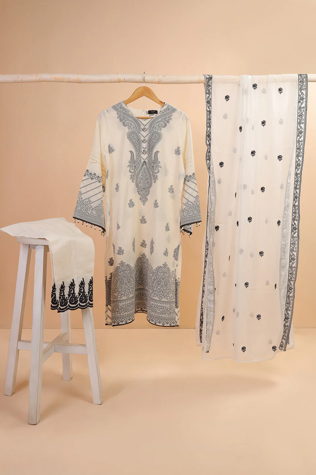 Unstitched Embroider Jacquard Cotton 2 Piece (Shirt/Trouser) - Image 5