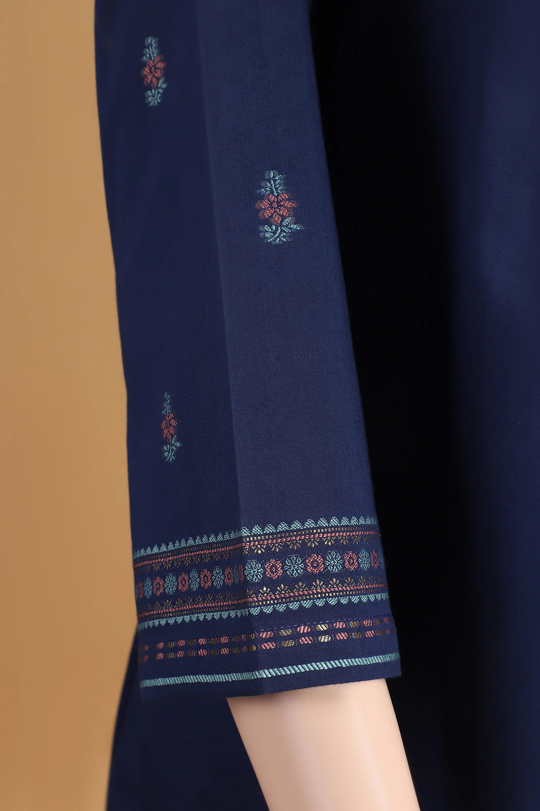 Unstitched Jacquard Cotton 3 Piece - Image 4