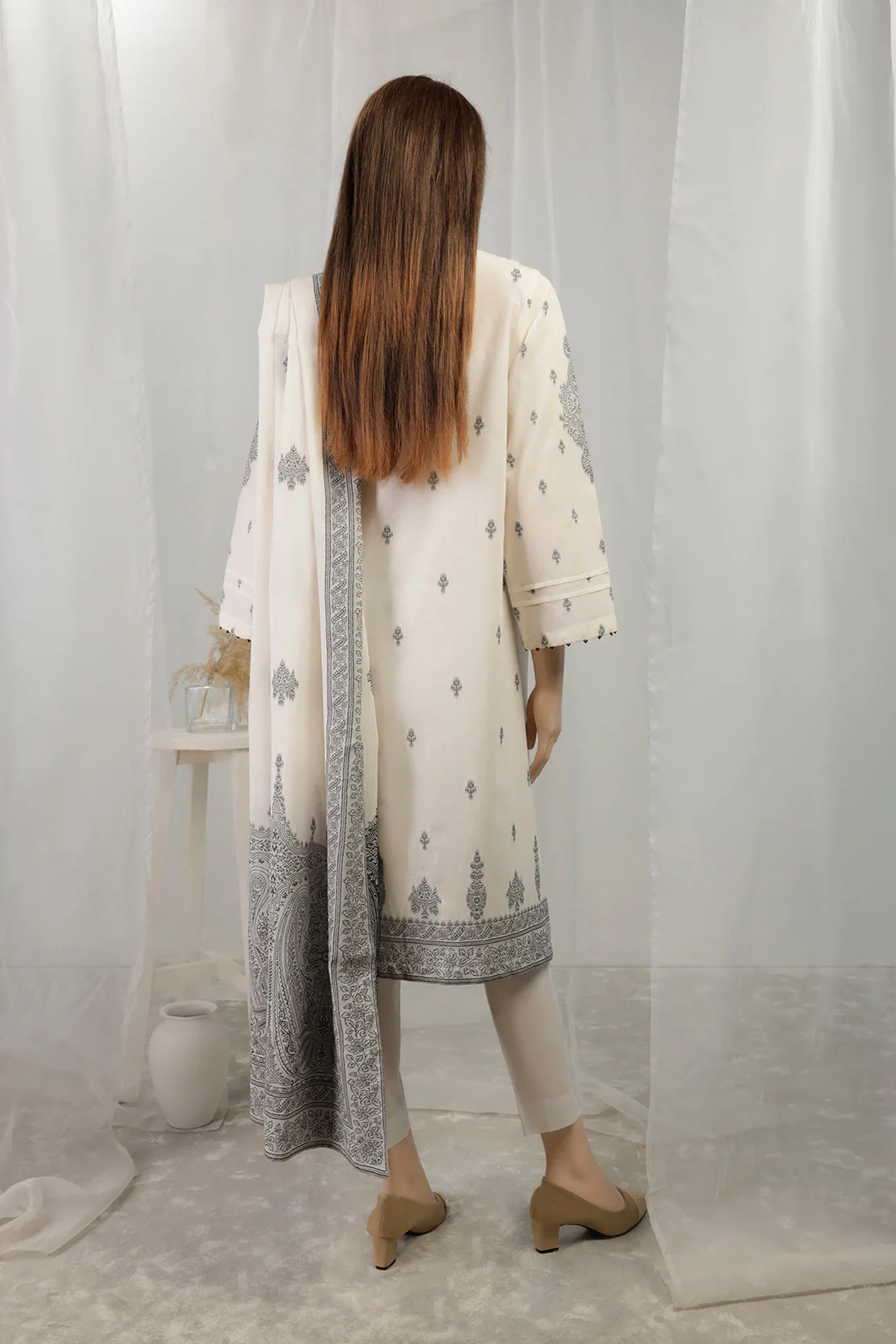 Unstitched Jacquard Cotton 3 Piece - Image 2
