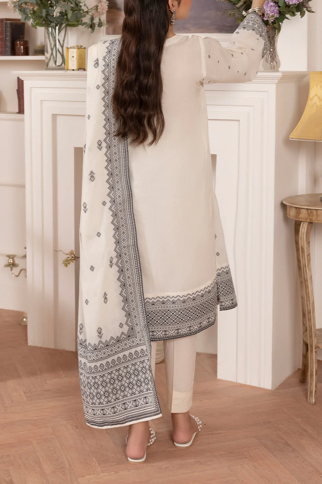 Unstitched Jacquard Cotton 3 Piece - Image 5