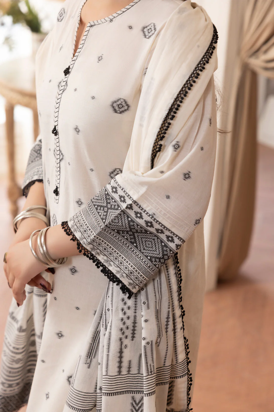 Unstitched Jacquard Cotton 3 Piece - Image 5