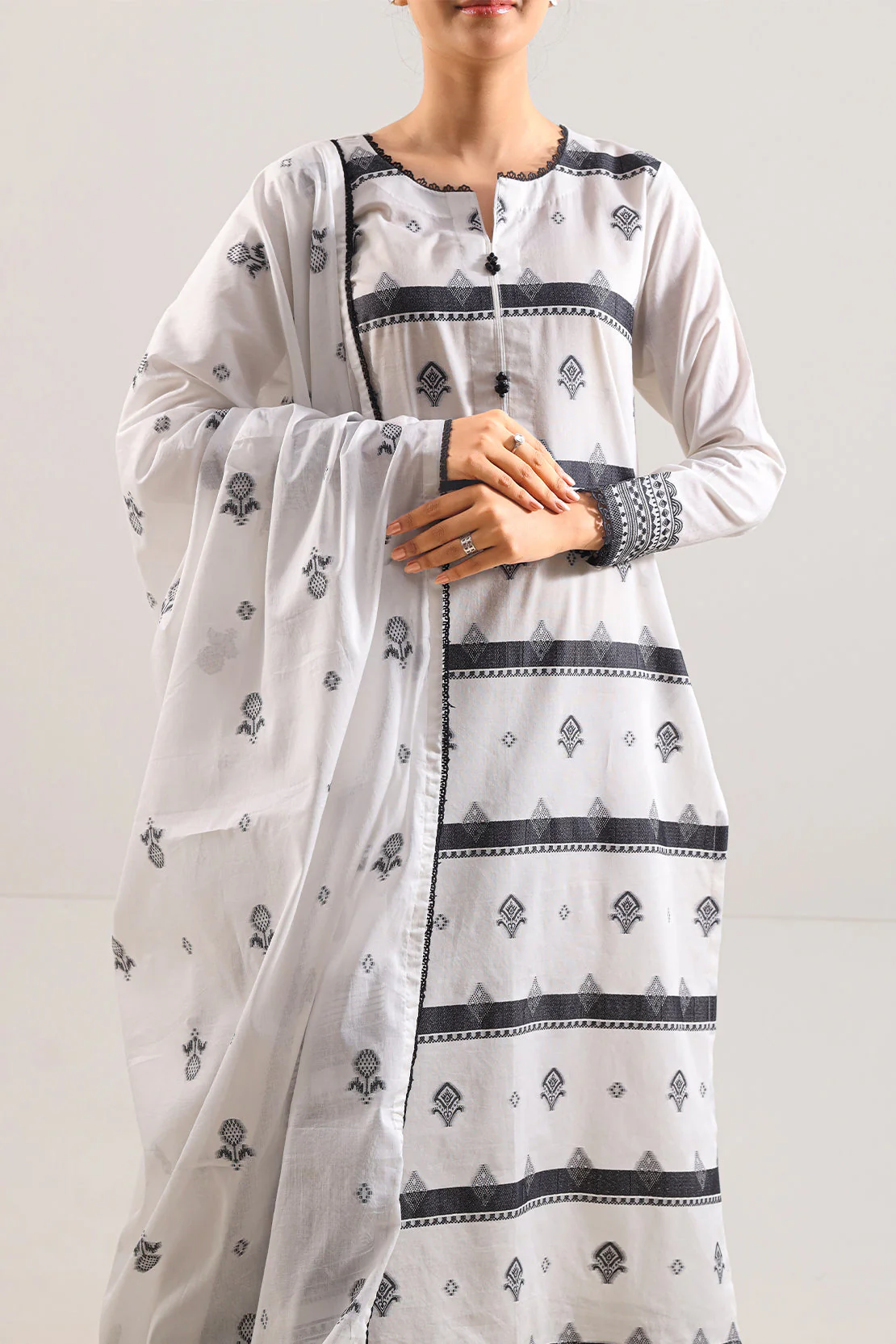 Unstitched Jacquard Cotton 3 Piece - Image 3