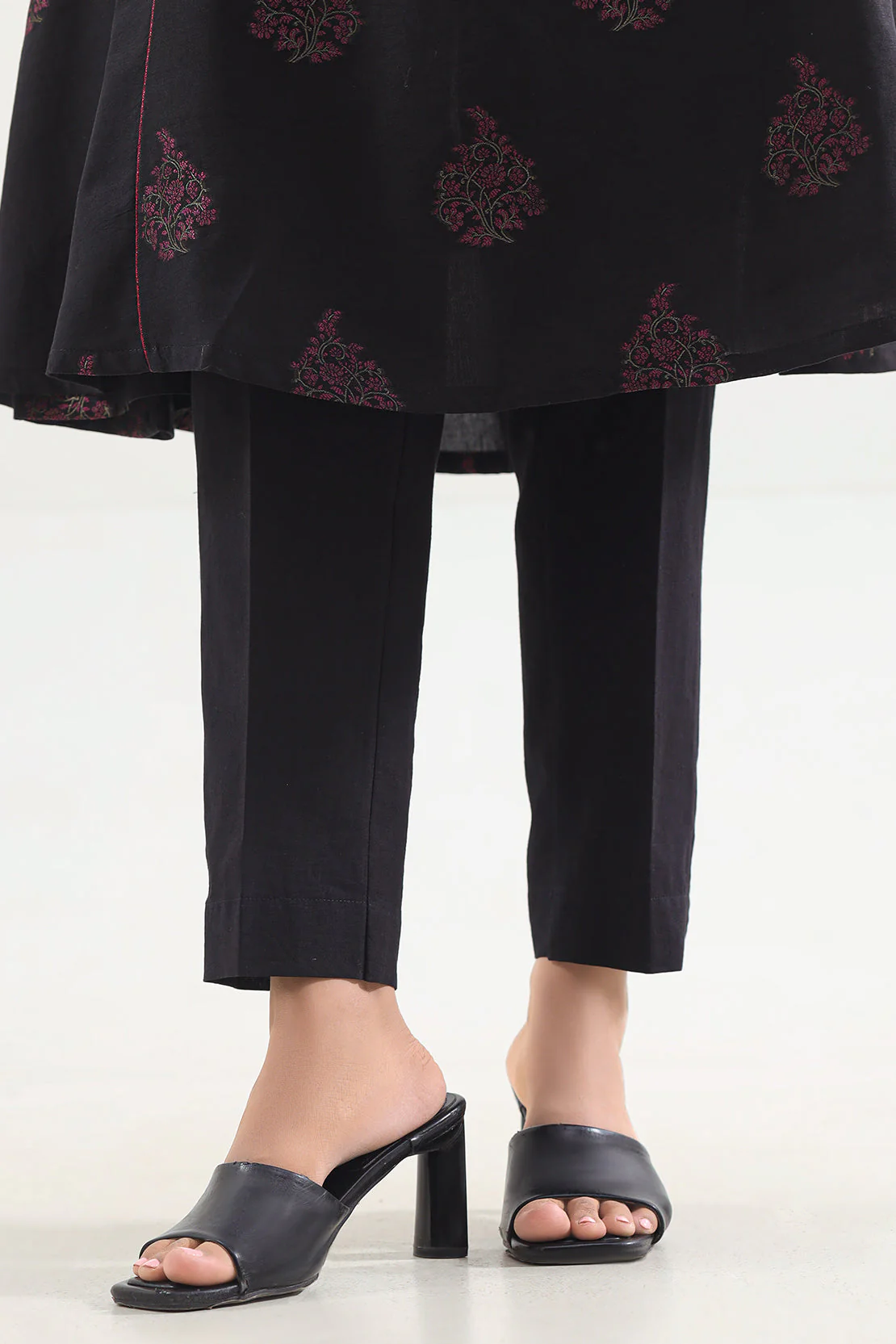 Unstitched Jacquard Cotton 3 Piece - Image 4