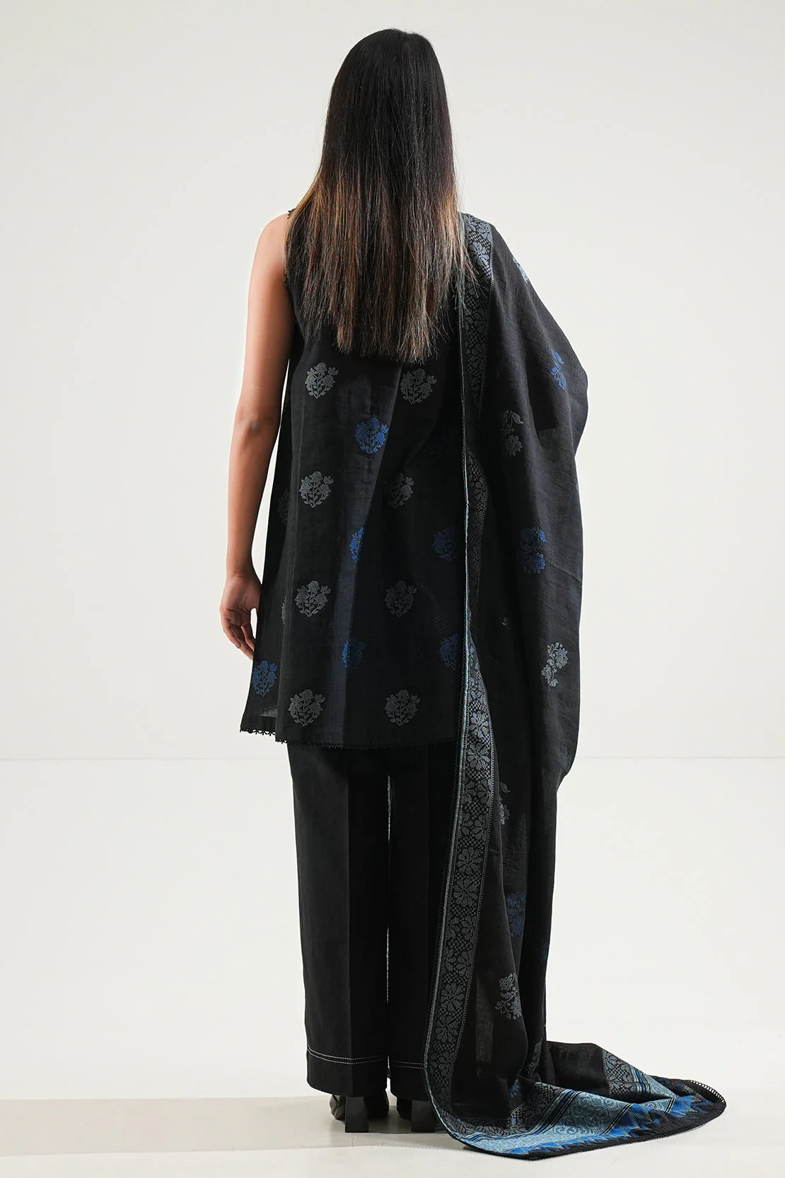 Unstitched Jacquard Cotton 3 Piece - Image 5