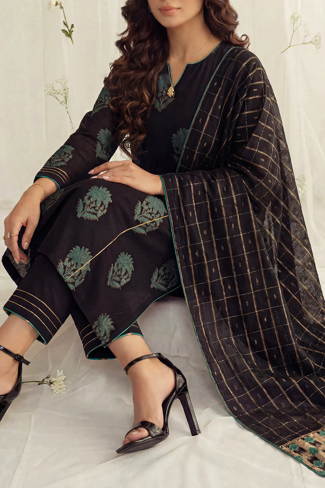 Unstitched Jacquard Cotton 3 Piece - Image 5