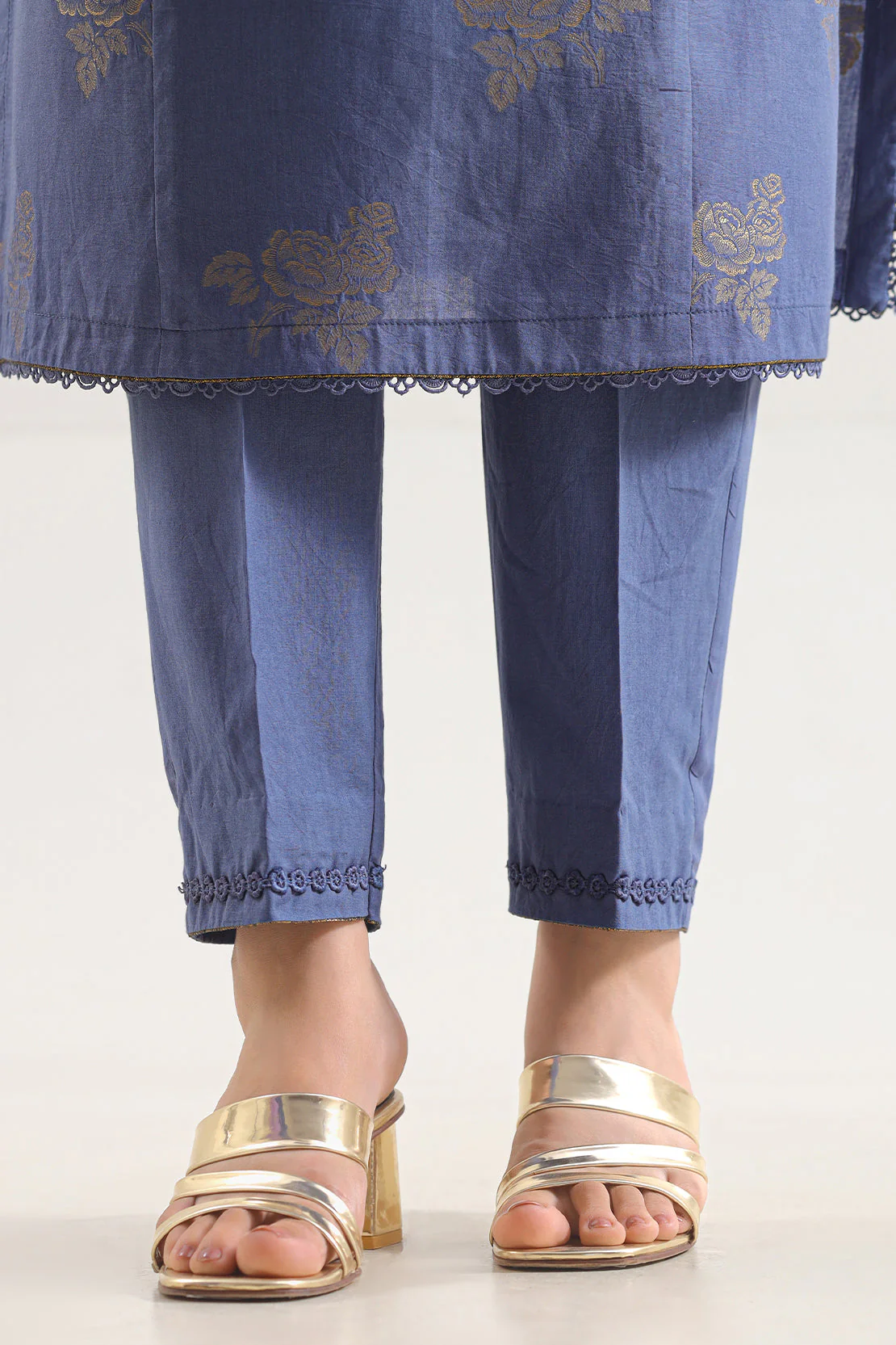 Unstitched Jacquard Cotton 3 Piece - Image 5