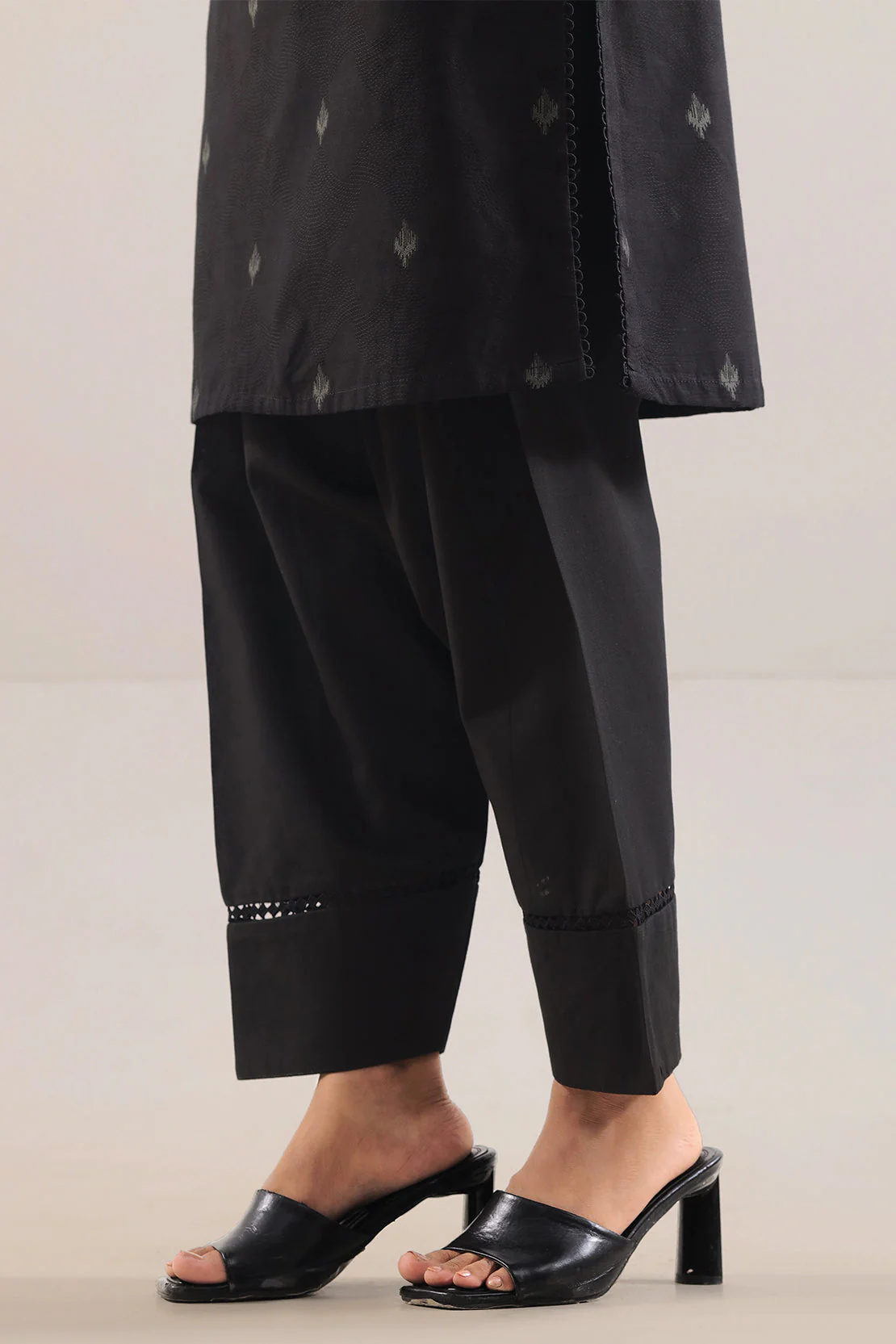 Unstitched Jacquard Cotton 3 Piece - Image 5