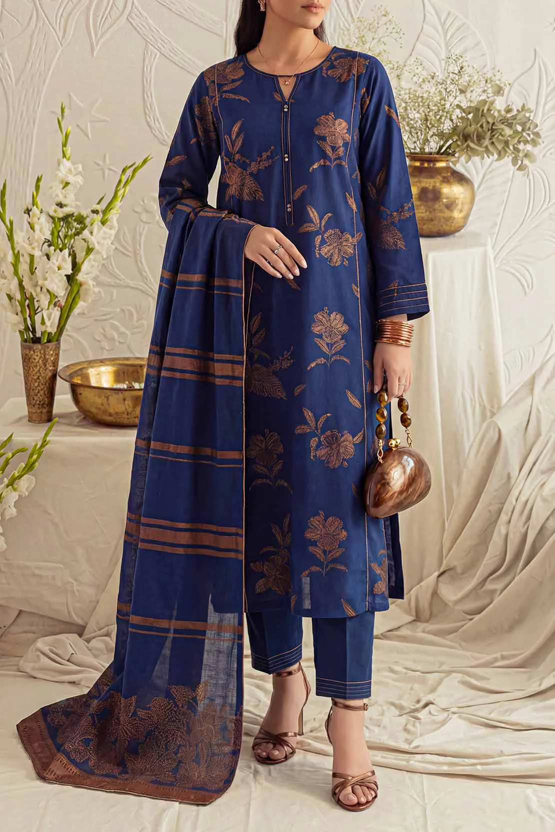 Unstitched Jacquard Cotton 3 Piece - Image 4