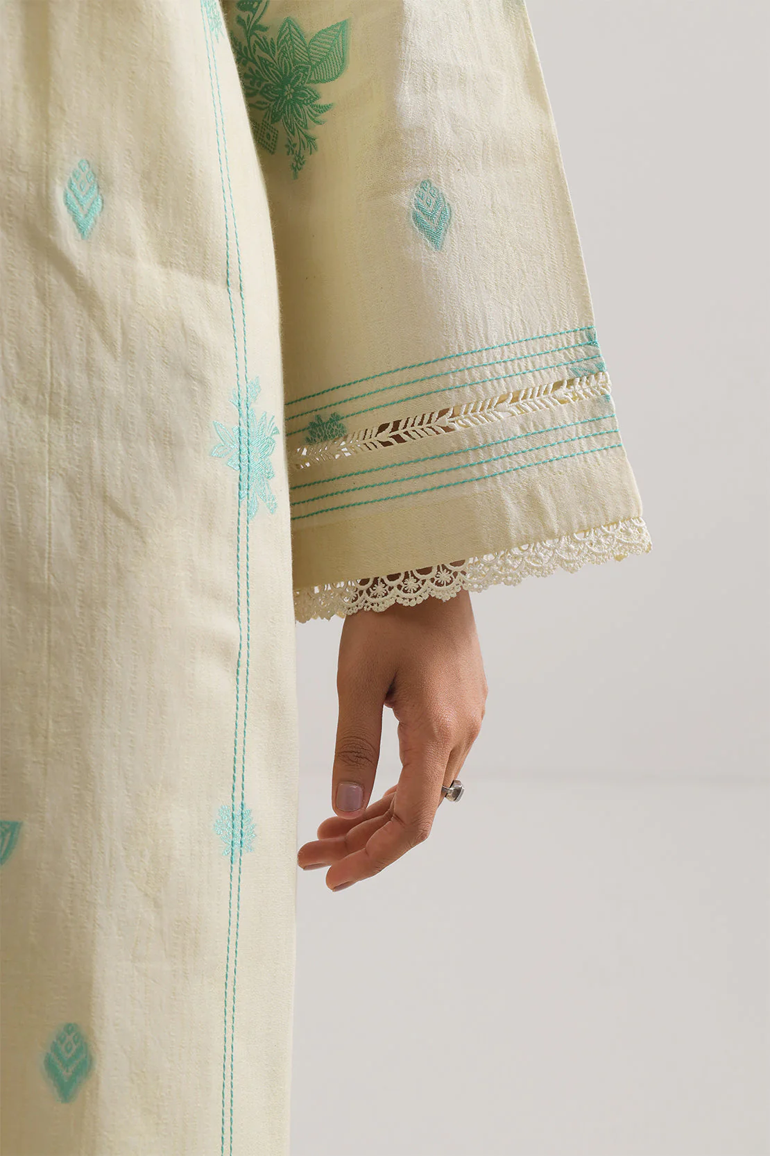 Unstitched Jacquard Cotton 3 Piece - Image 4