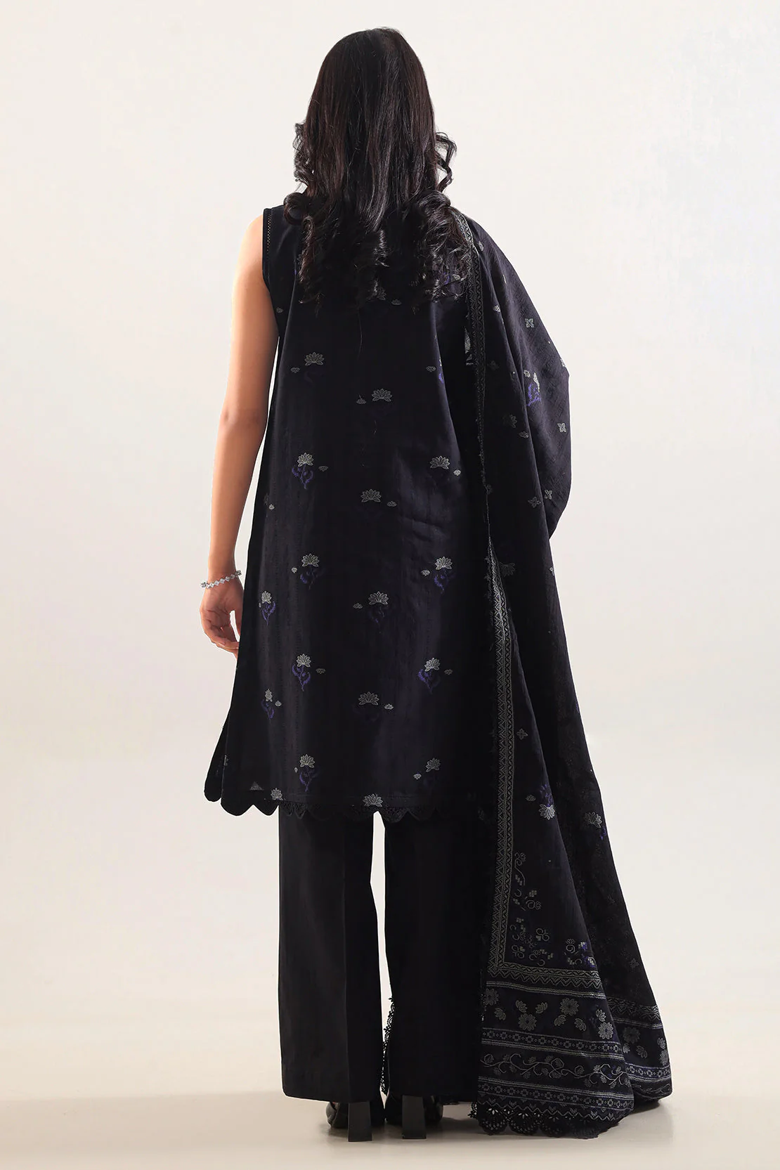 Unstitched Jacquard Cotton 3 Piece - Image 5
