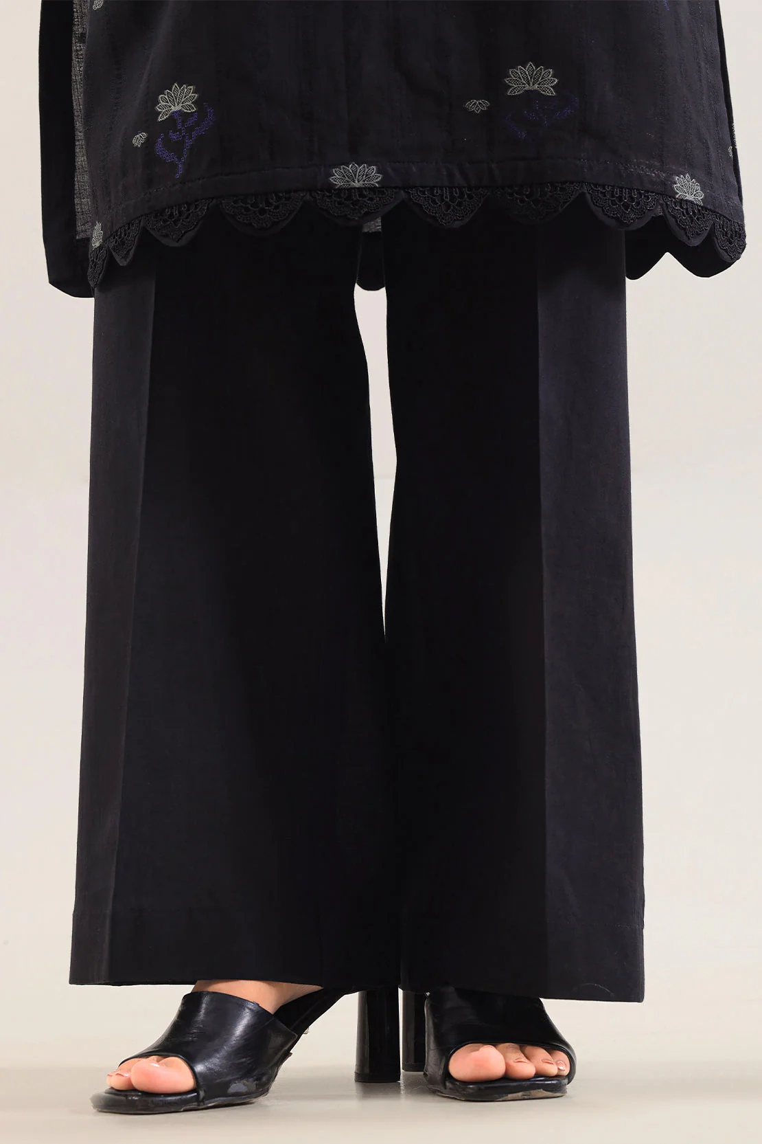 Unstitched Jacquard Cotton 3 Piece - Image 7