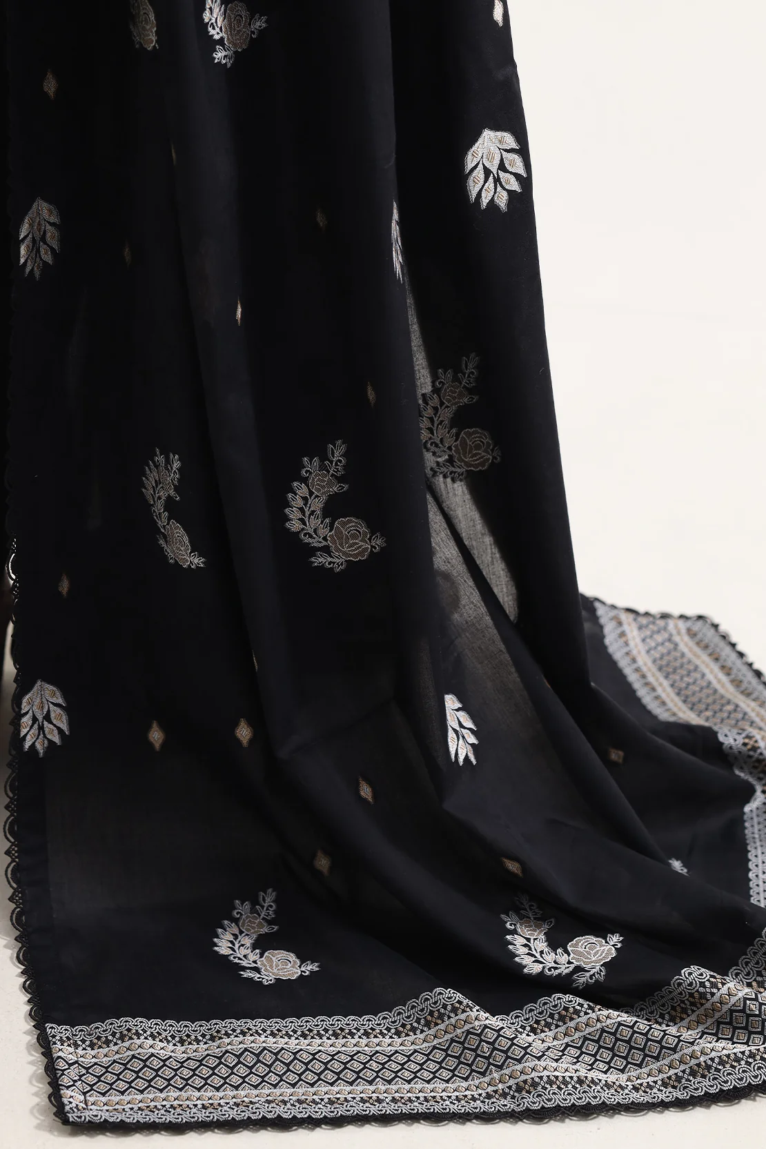 Unstitched Jacquard Cotton 3 Piece - Image 5