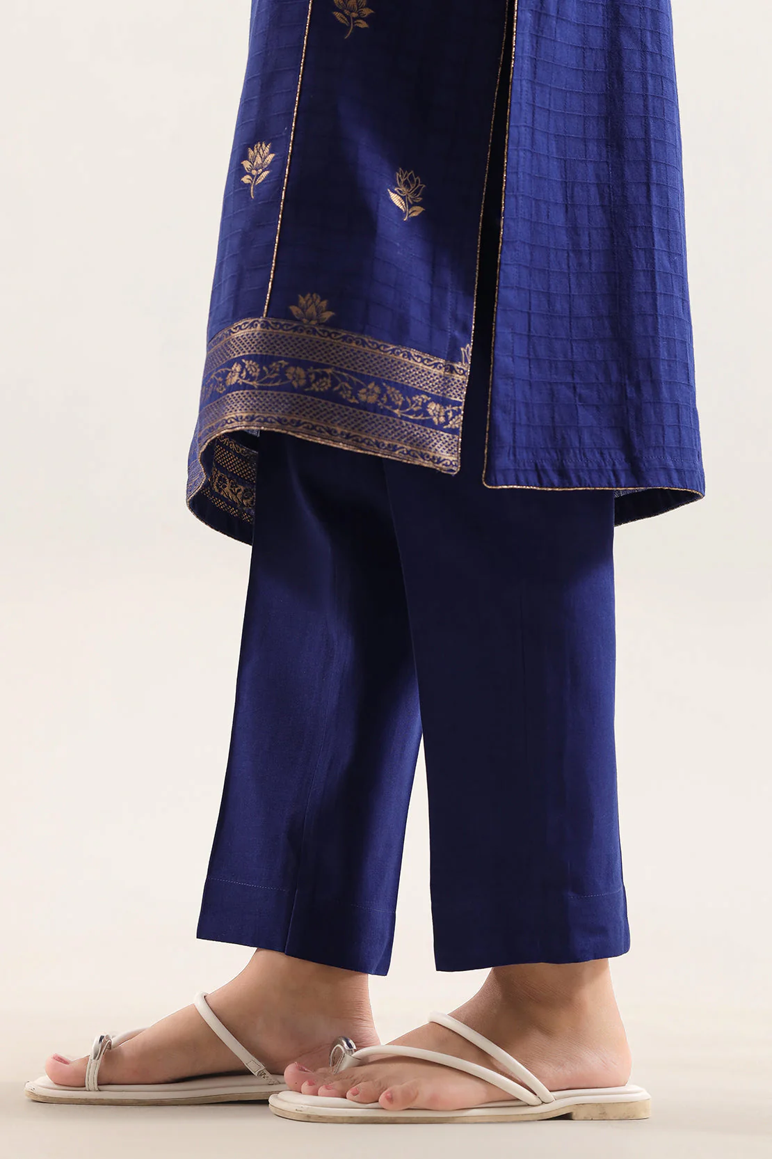 Unstitched Jacquard Cotton 3 Piece - Image 5