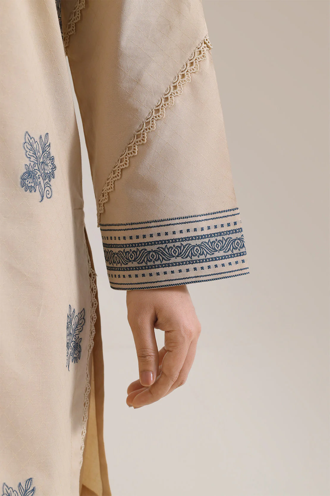 Unstitched Jacquard Cotton 3 Piece - Image 5