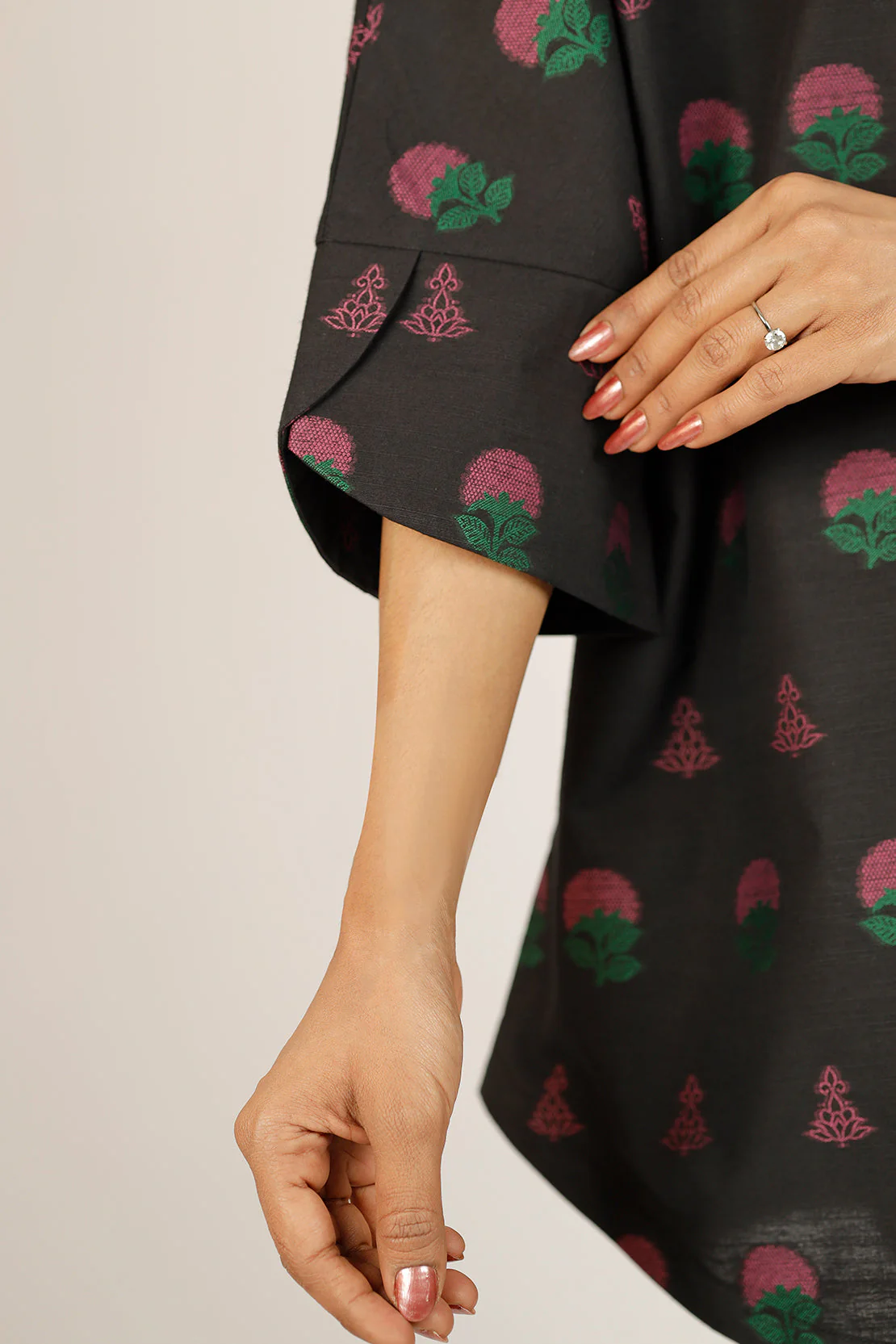 Unstitched Jacquard Cotton Shirt - Image 5