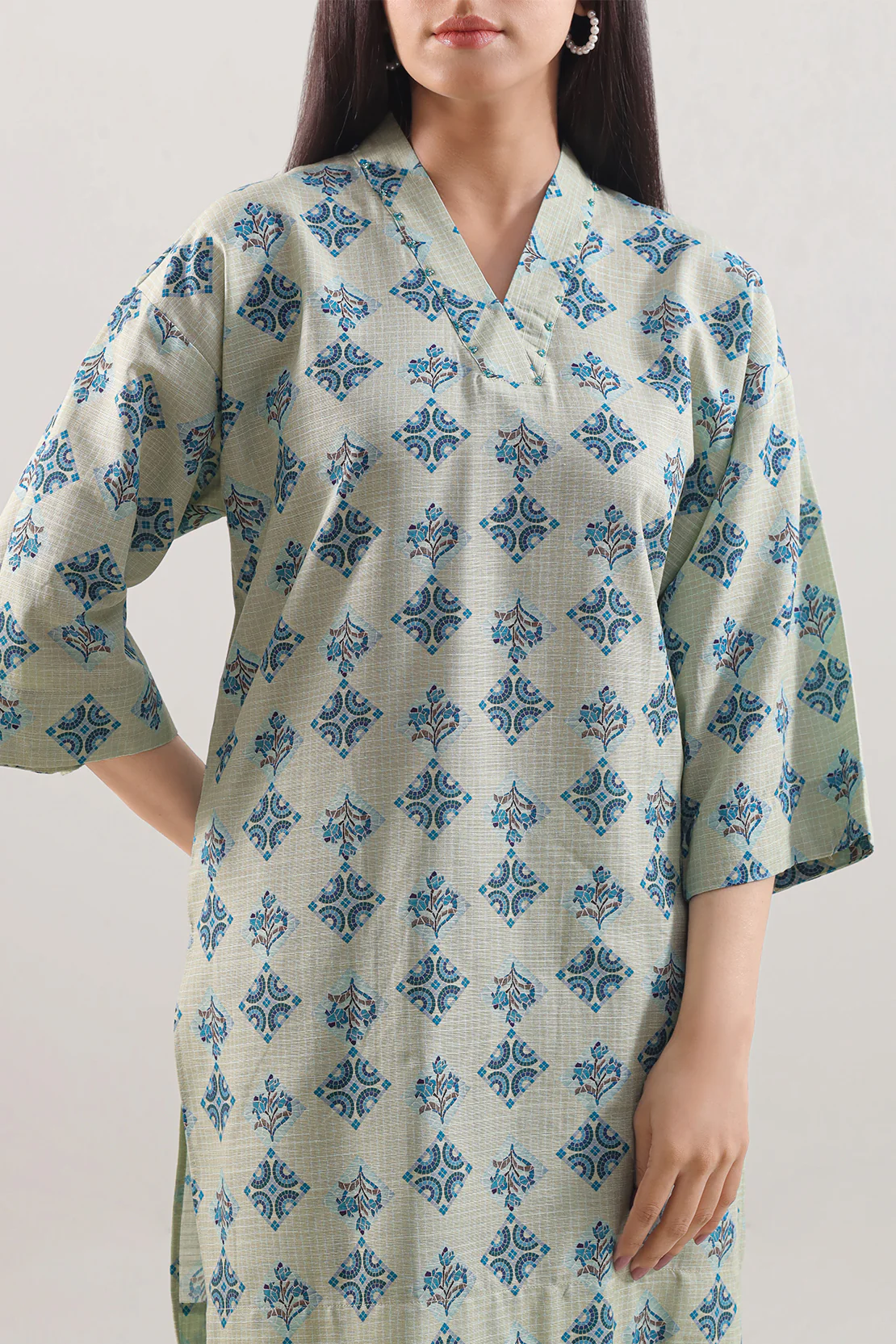 Printed Khaddar Viscose Stitched Shirt - Image 3
