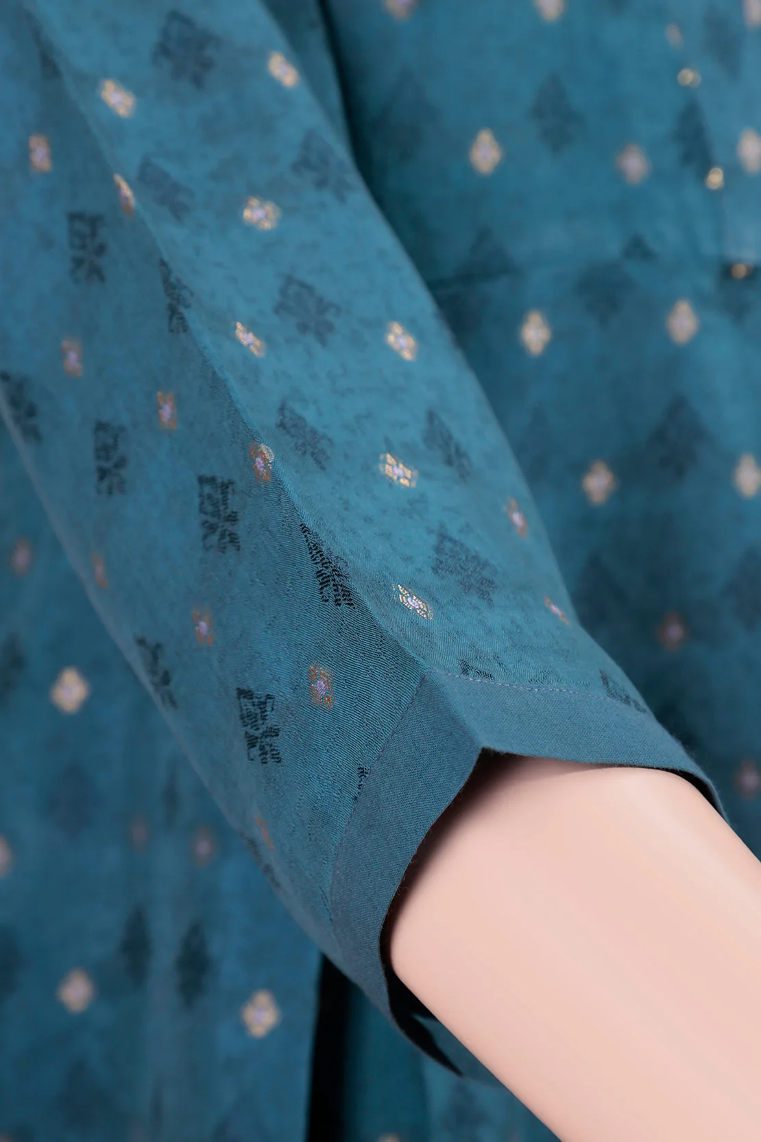 Unstitched Jacquard Cotton Shirt - Image 4