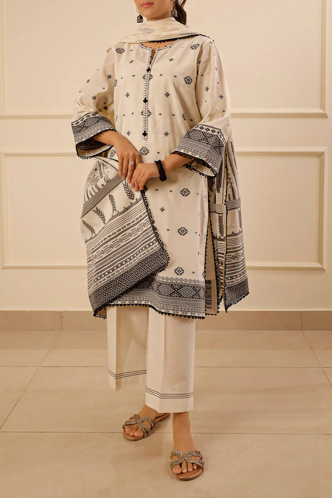 Unstitched Jacquard Cotton Shirt - Image 3