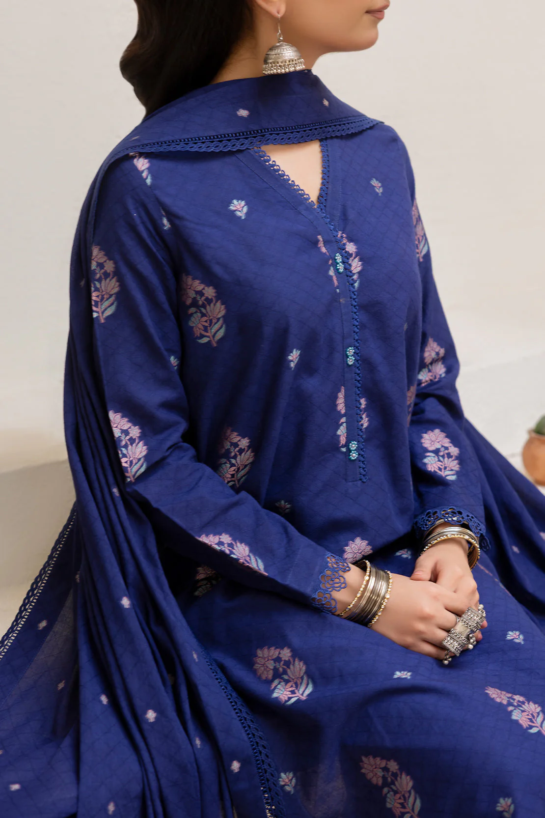 Unstitched Jacquard Cotton Shirt - Image 4