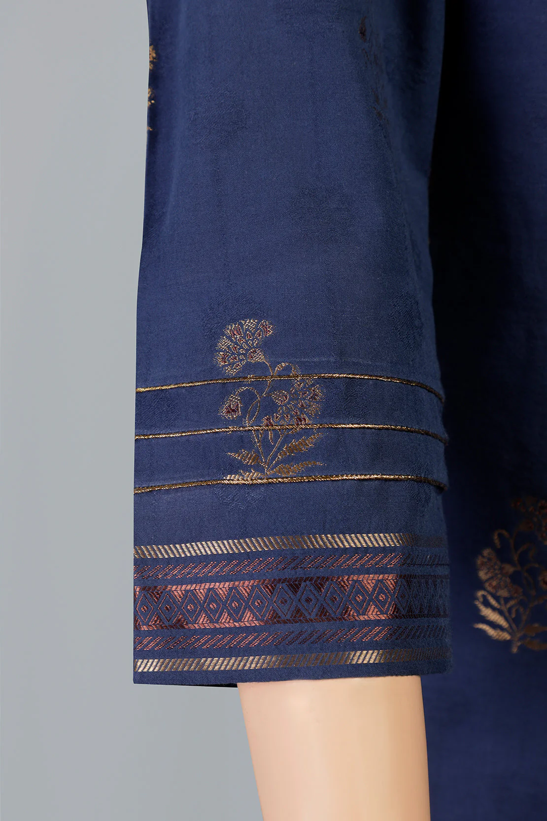 Unstitched Jacquard Cotton Shirt - Image 4