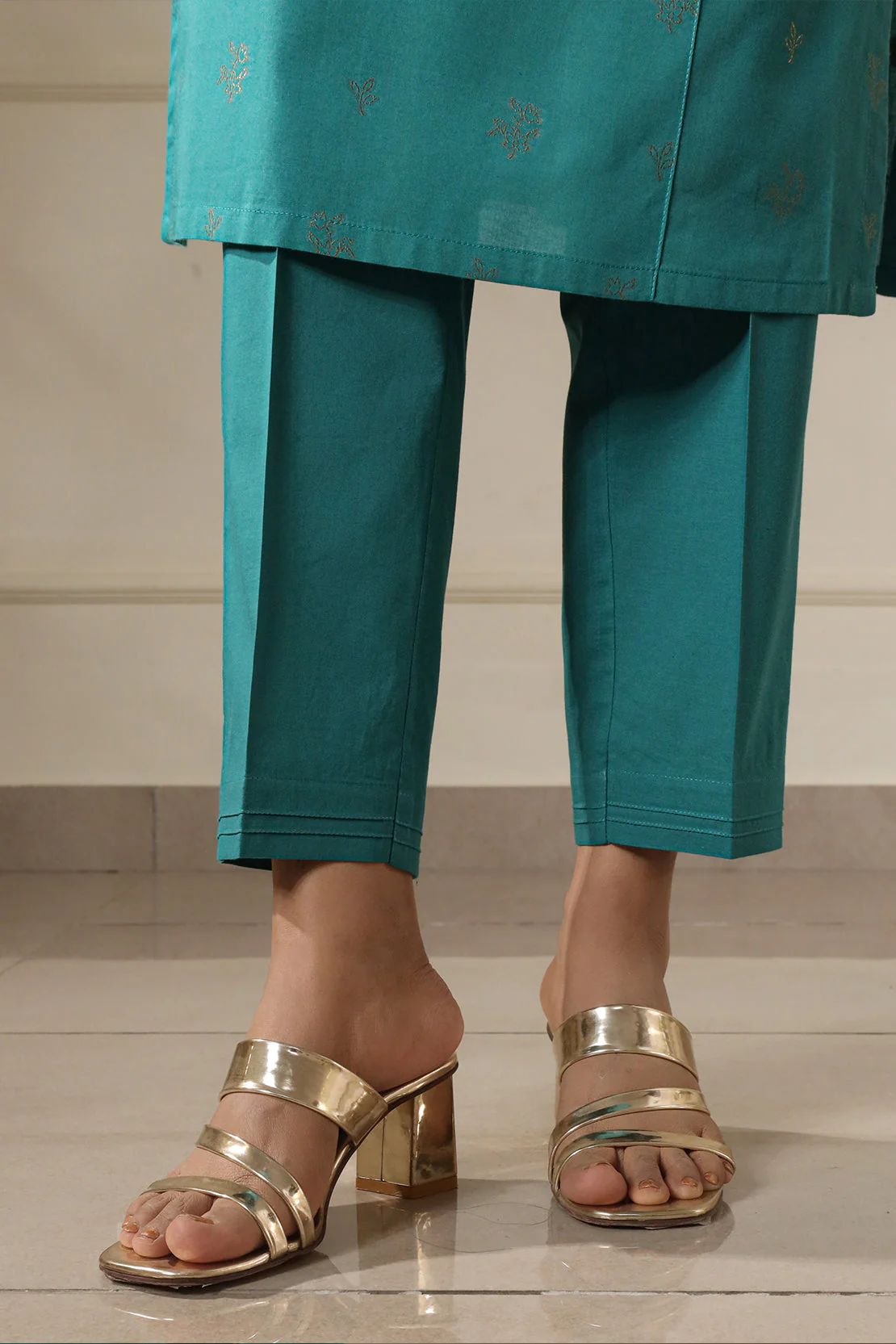 Unstitched Jacquard Cotton Shirt - Image 6