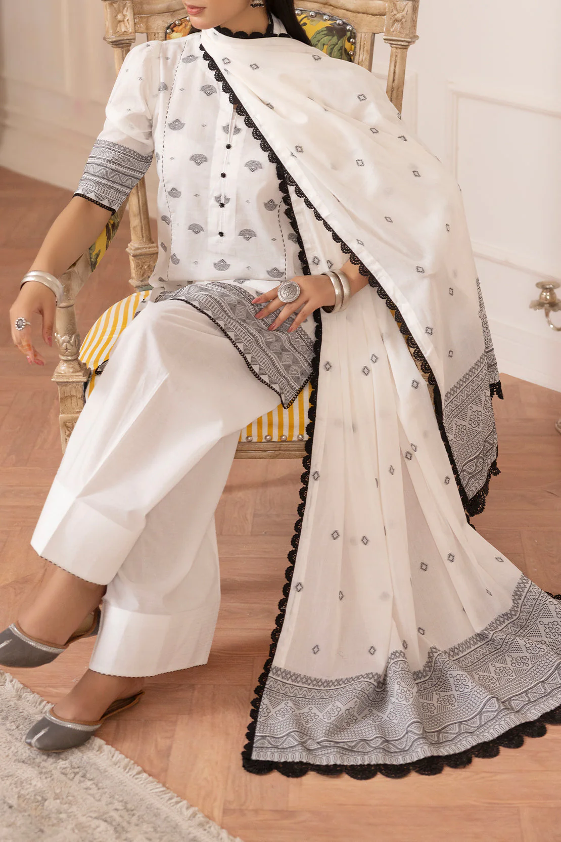 Unstitched Jacquard Cotton Shirt - Image 2