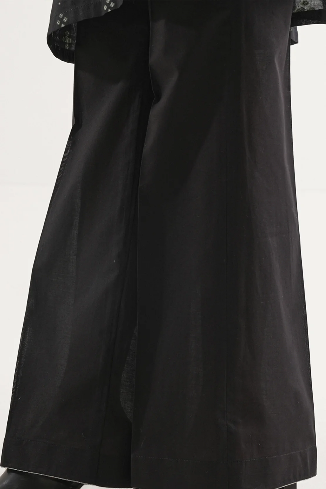 Unstitched Jacquard Cotton Shirt - Image 4