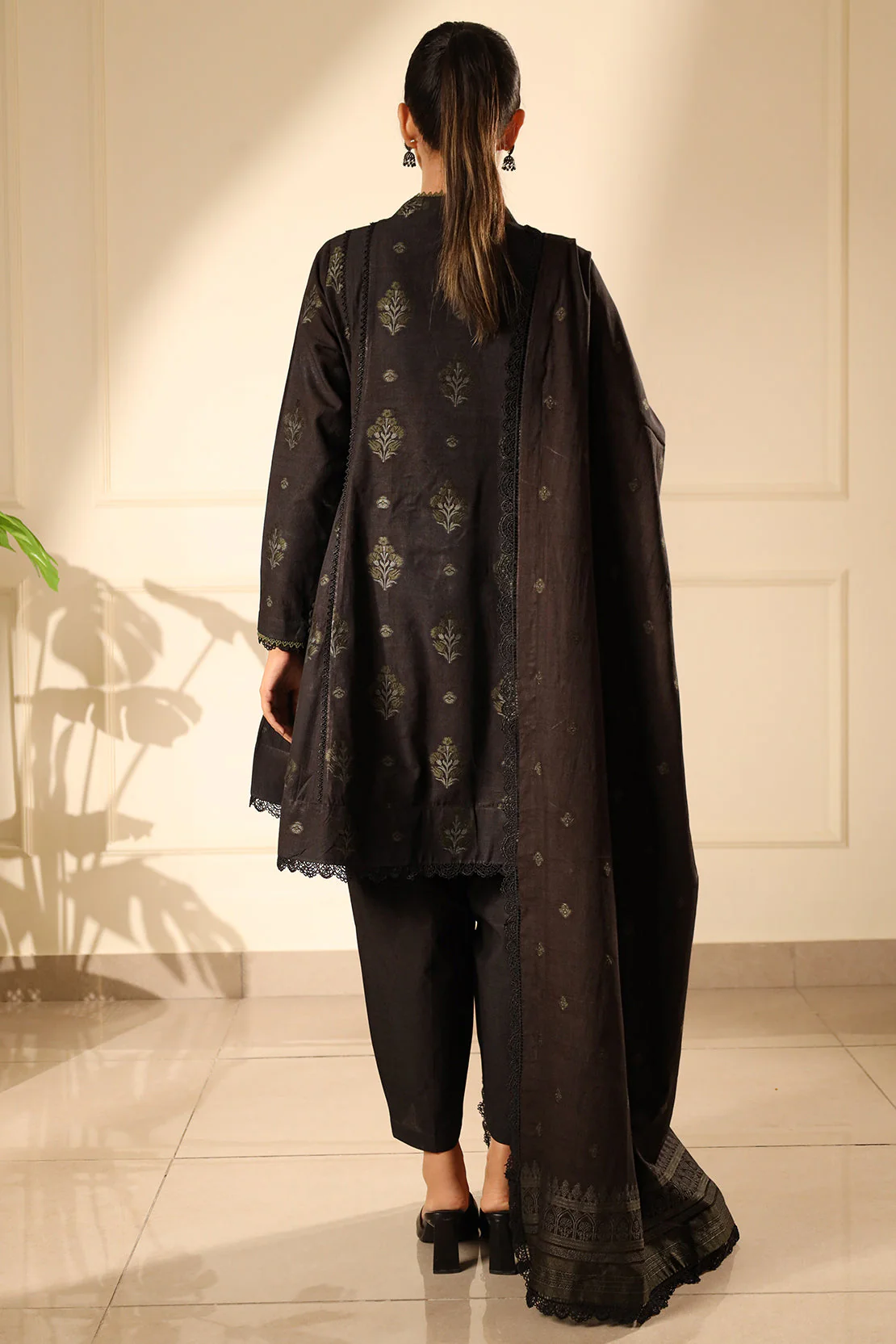 Unstitched Jacquard Cotton Shirt - Image 6
