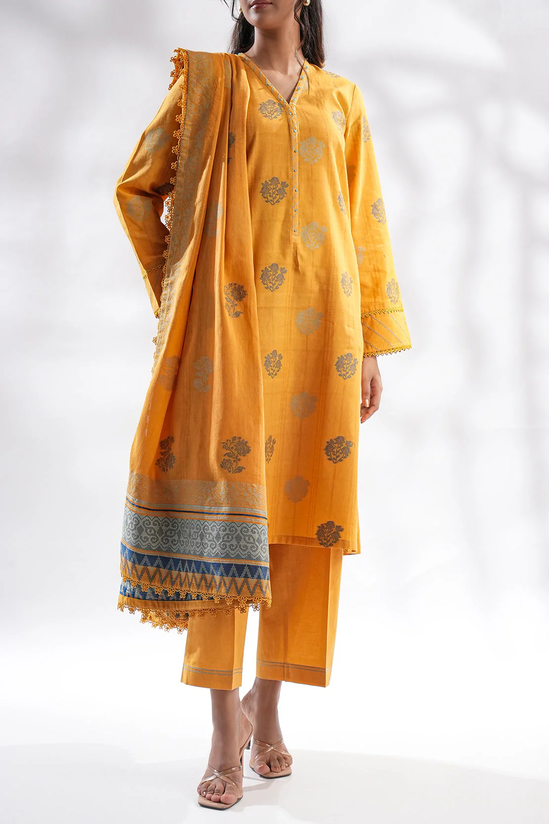 Unstitched Jacquard Cotton Shirt - Image 4